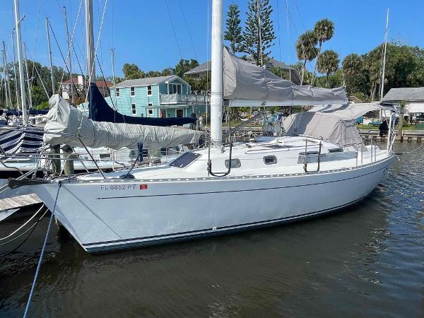 35' Freedom, Listing Number 100916240, Image No. 2
