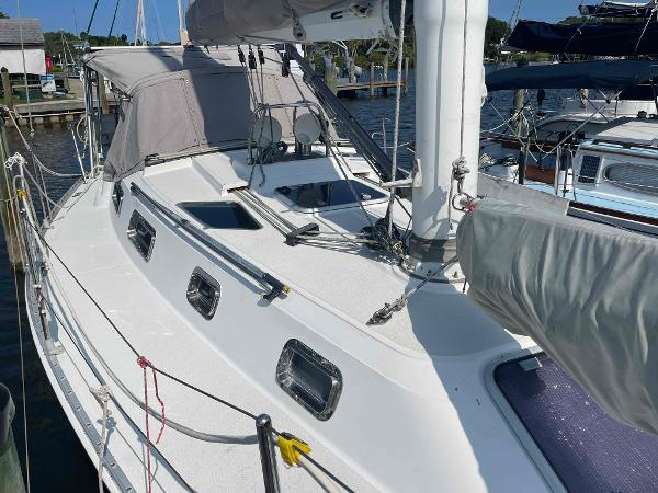 35' Freedom, Listing Number 100916240, - Photo No. 34