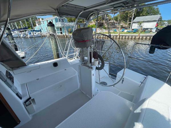 35' Freedom, Listing Number 100916240, - Photo No. 27