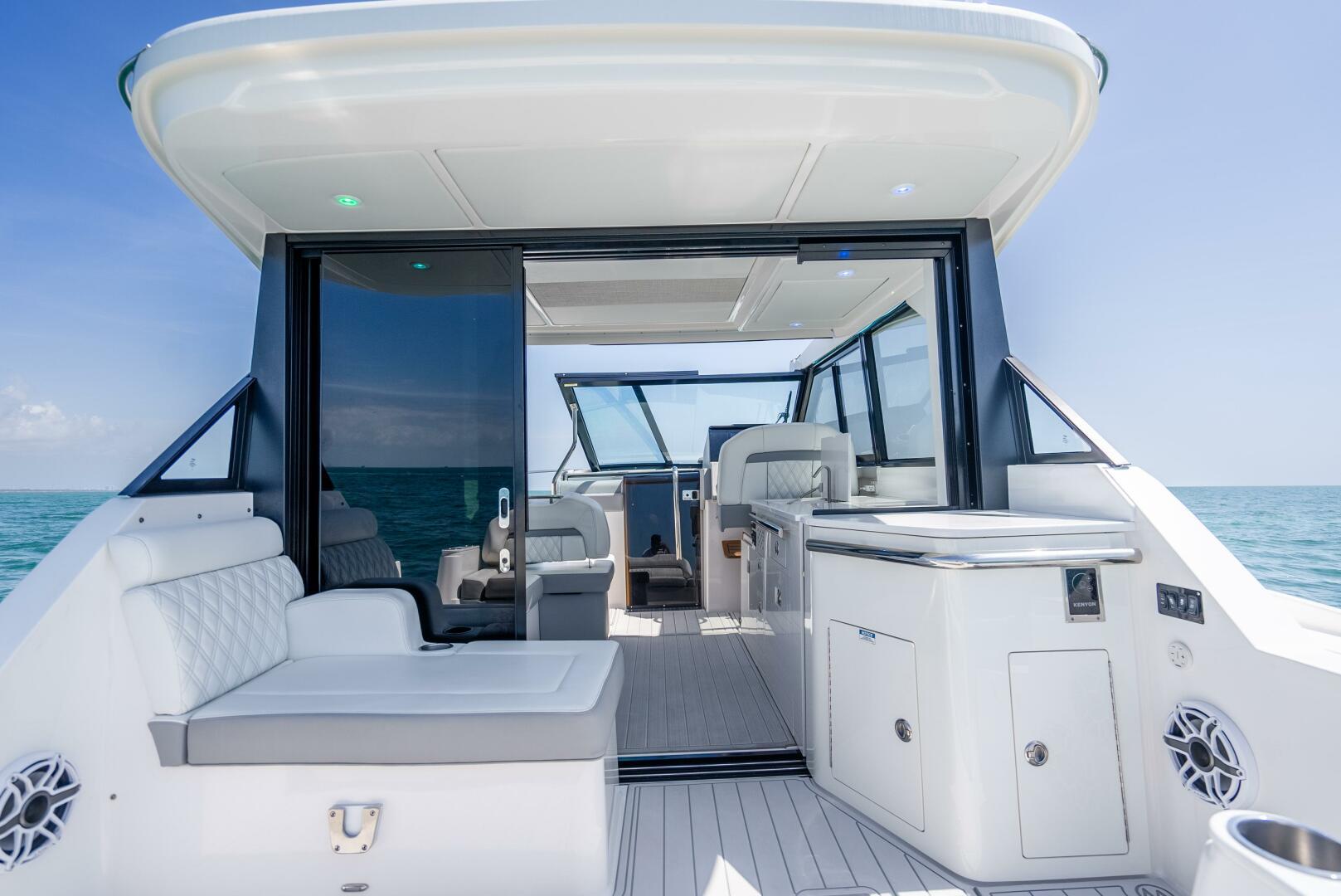 2022-regal-36-grande-coupe-power-9792618-20250513123719326-1_XLARGE
