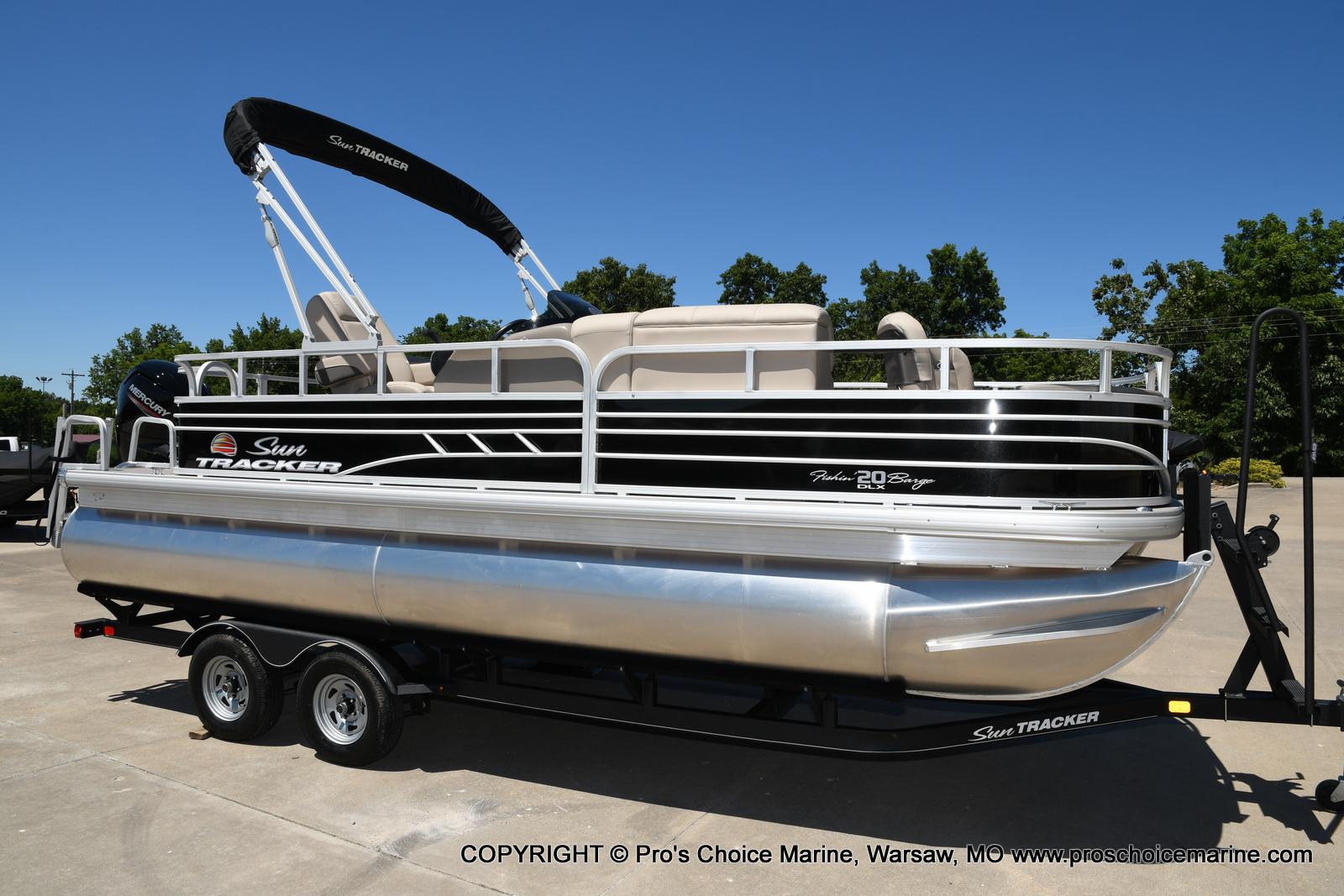 2021 Sun Tracker boat for sale, model of the boat is Fishin' Barge 20 DLX & Image # 1 of 50