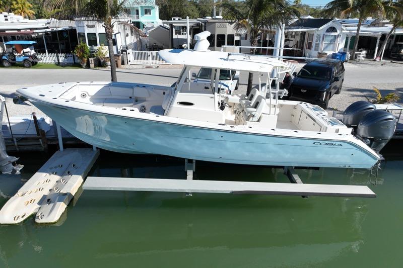 2022 Cobia 320 Center Console
