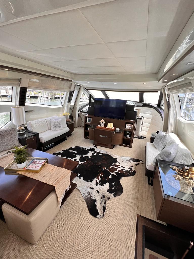 2010 Azimut 86S Plane II Sea