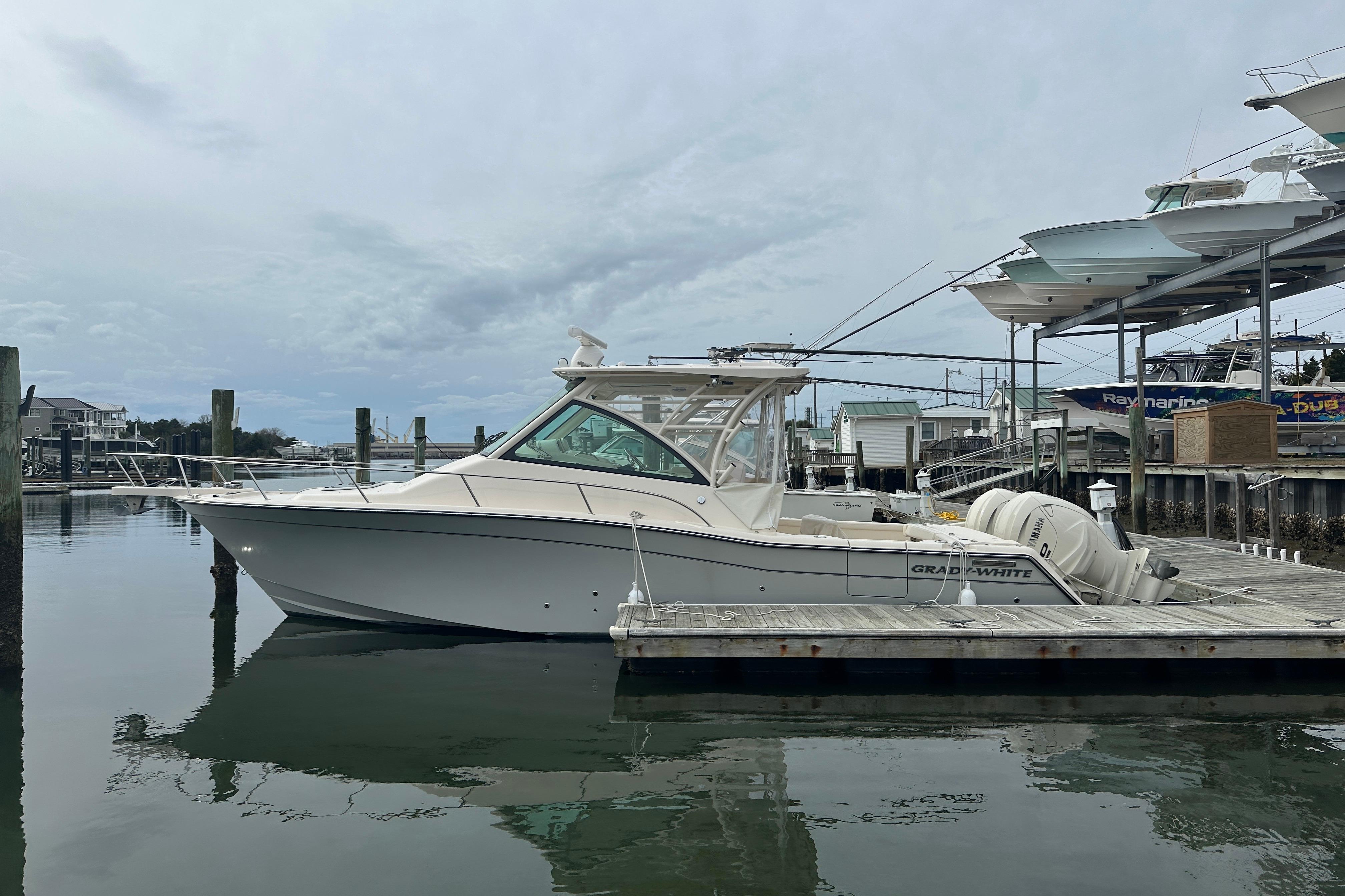 2024 Grady-White 330 Express