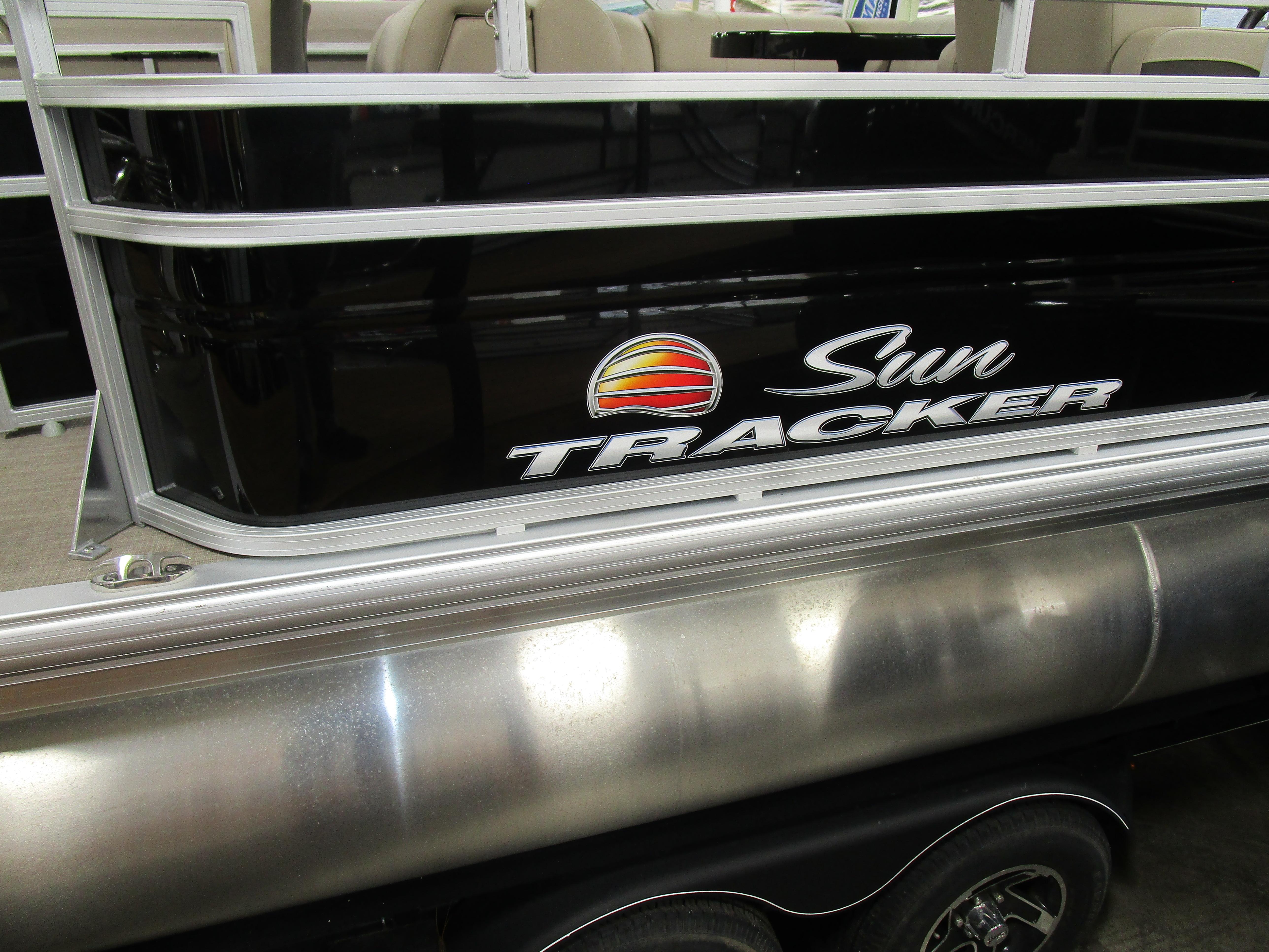 2025 Sun Tracker Sport Fish 22 Gallery