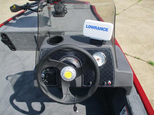 2022 Tracker Boats boat for sale, model of the boat is BASS TRACKER® Classic XL & Image # 5 of 12