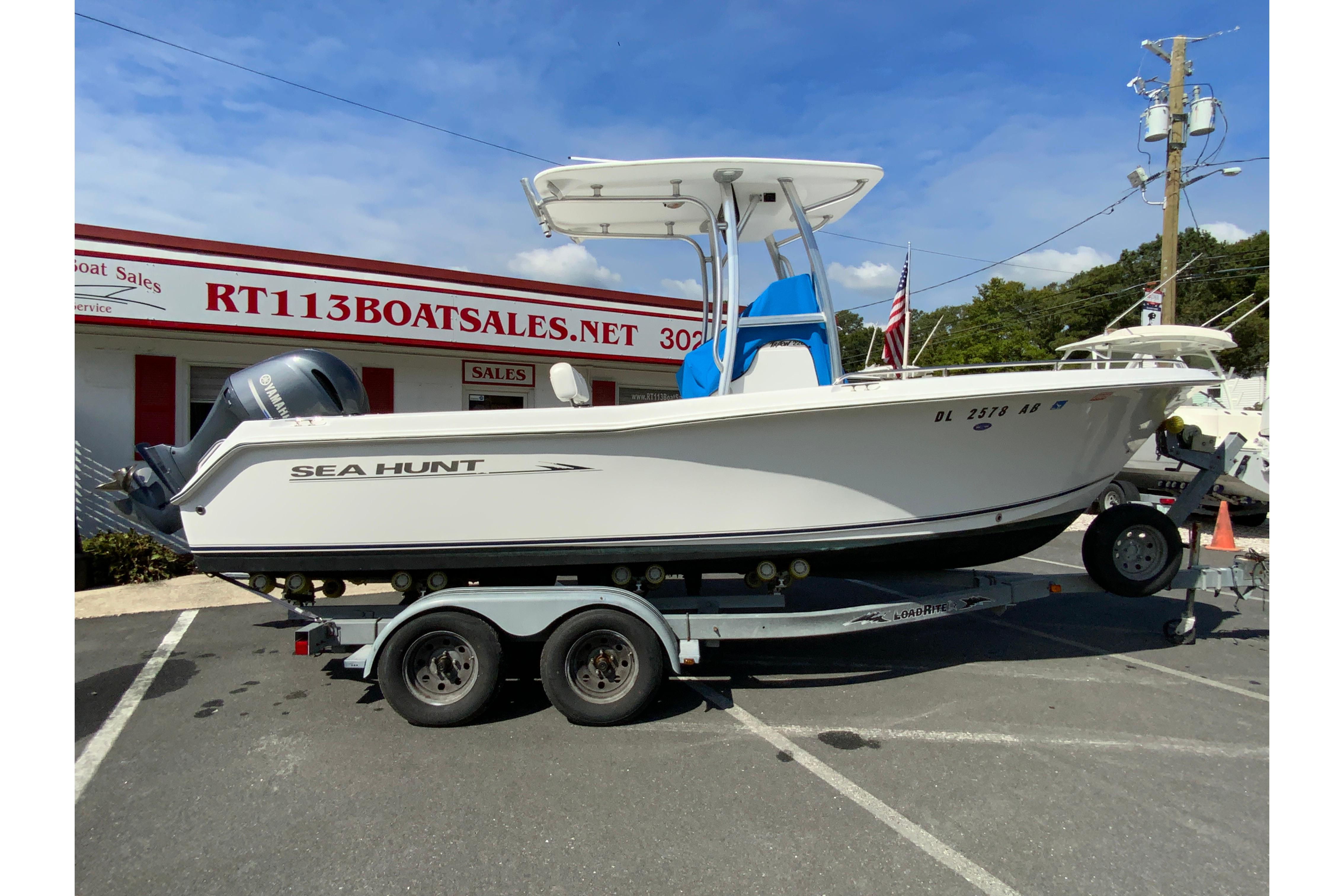 2008 Sea hunt Triton 220-1