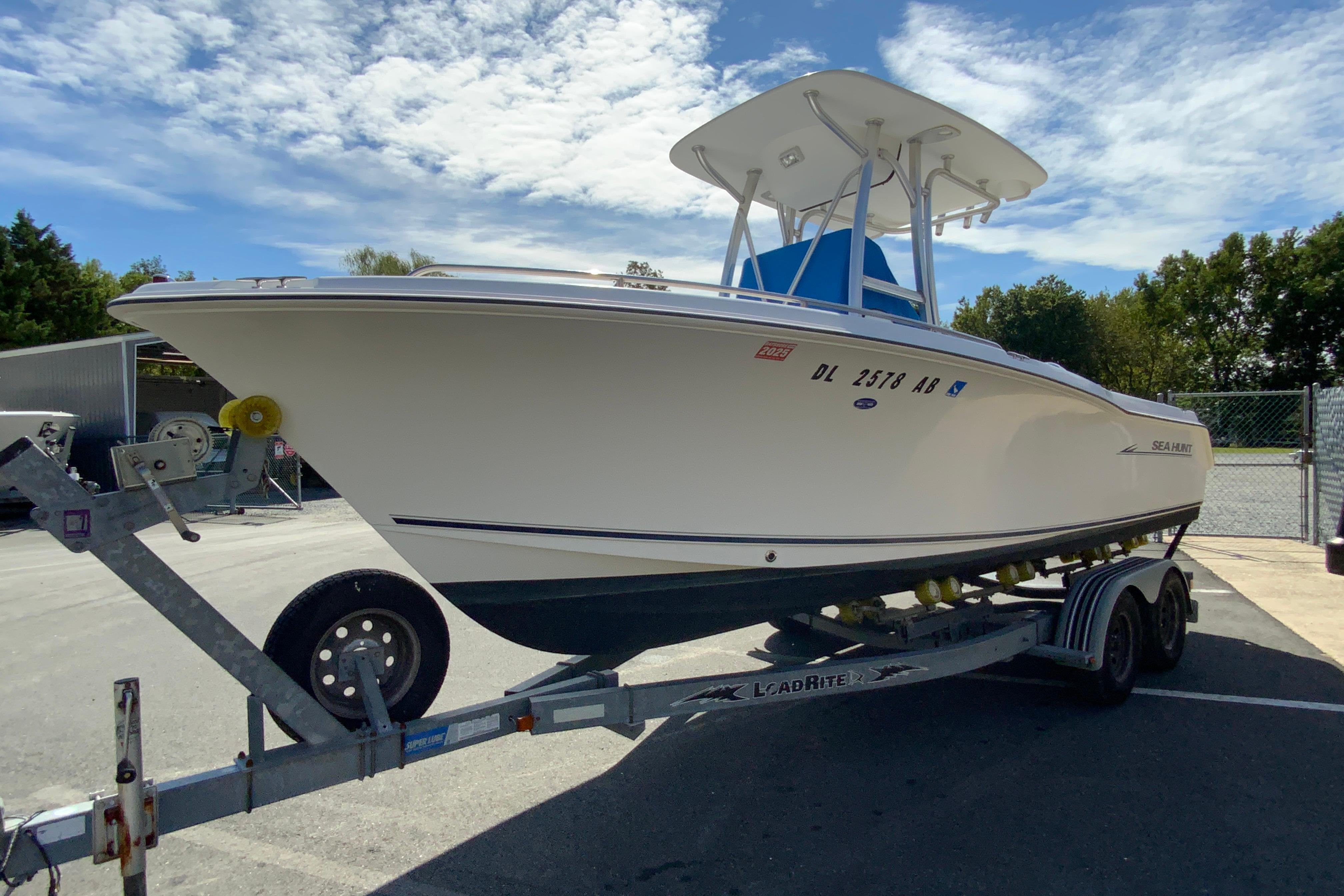 2008 Sea hunt Triton 220-5