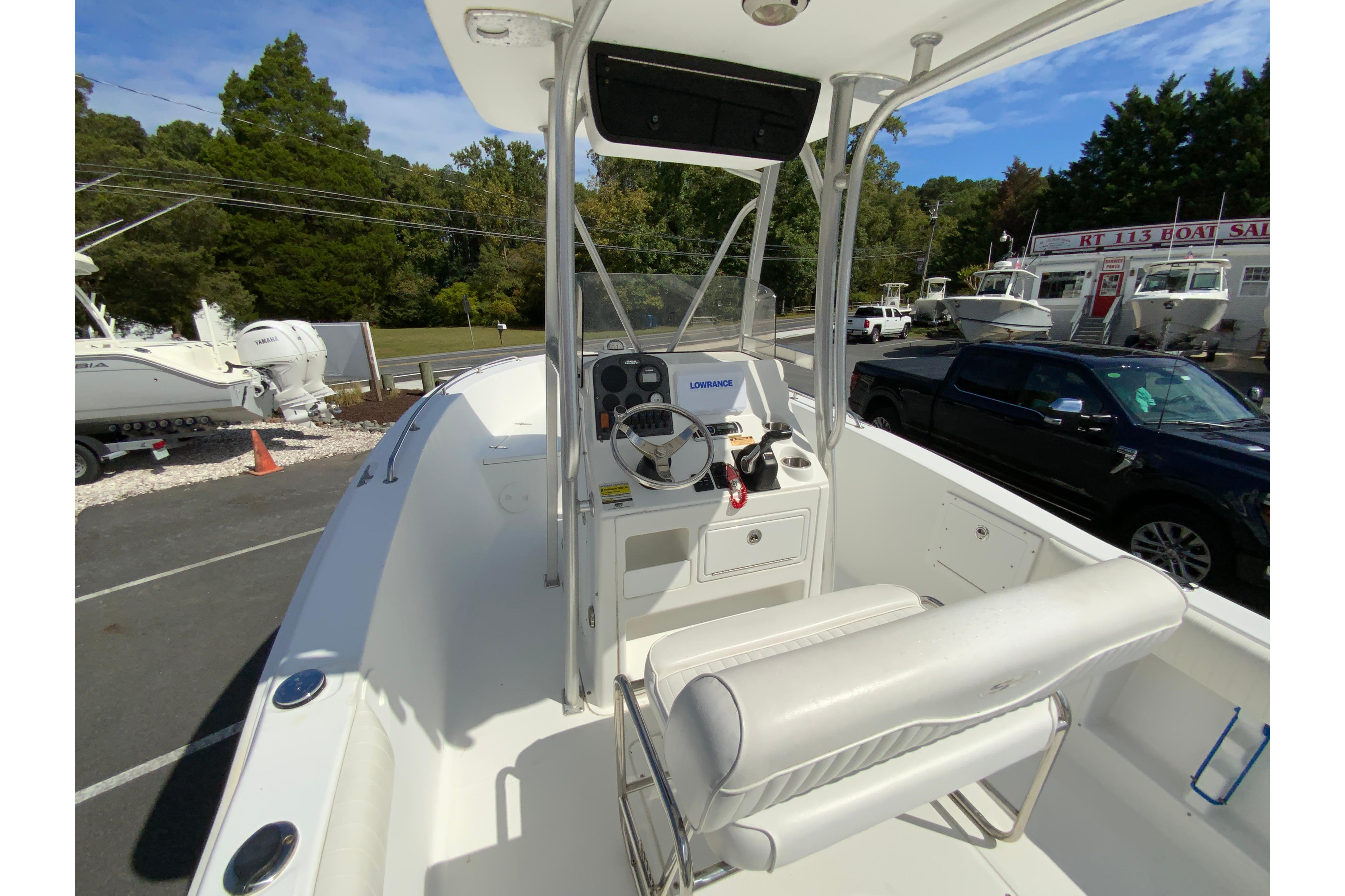 2008 Sea hunt Triton 220-12