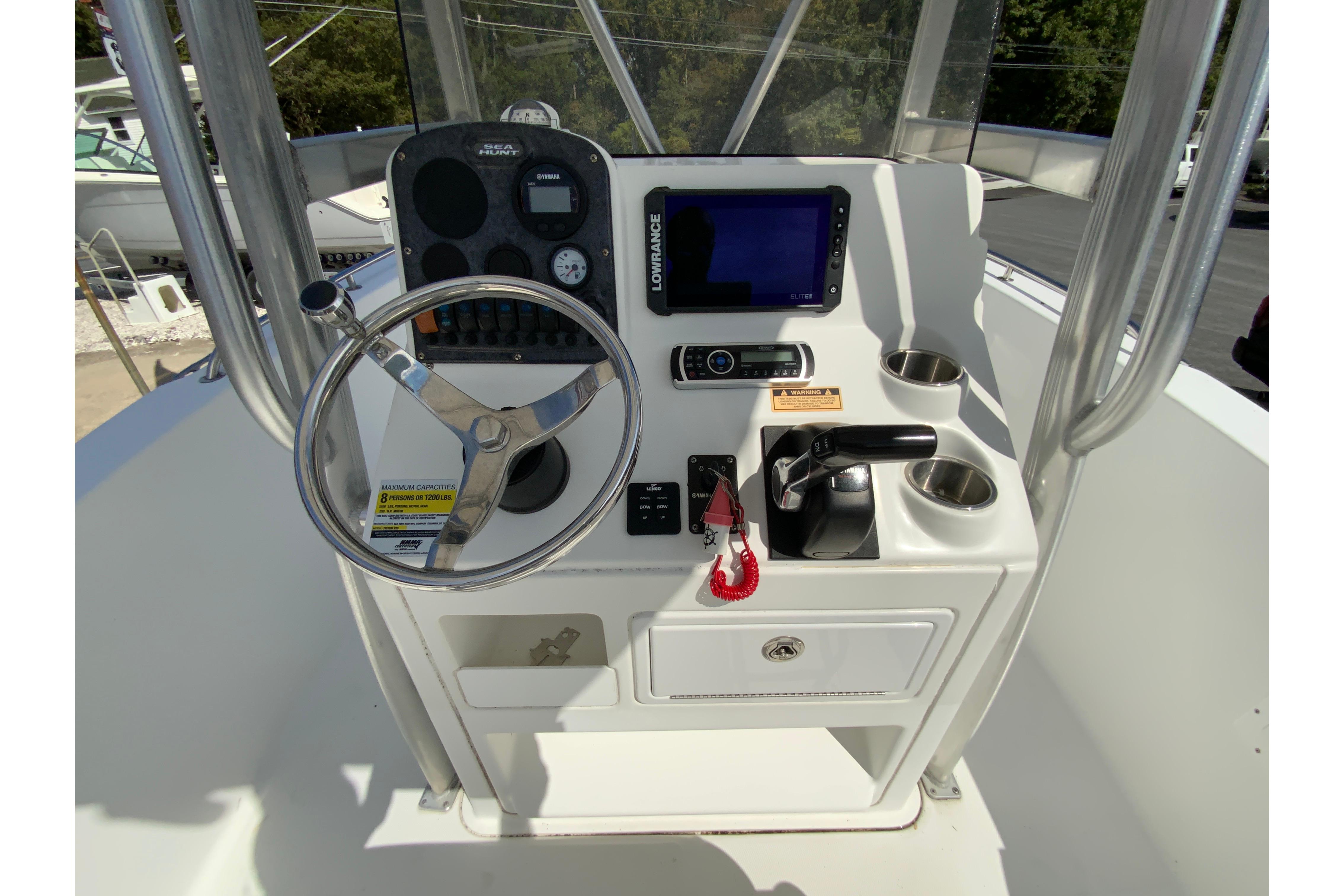 2008 Sea hunt Triton 220-14