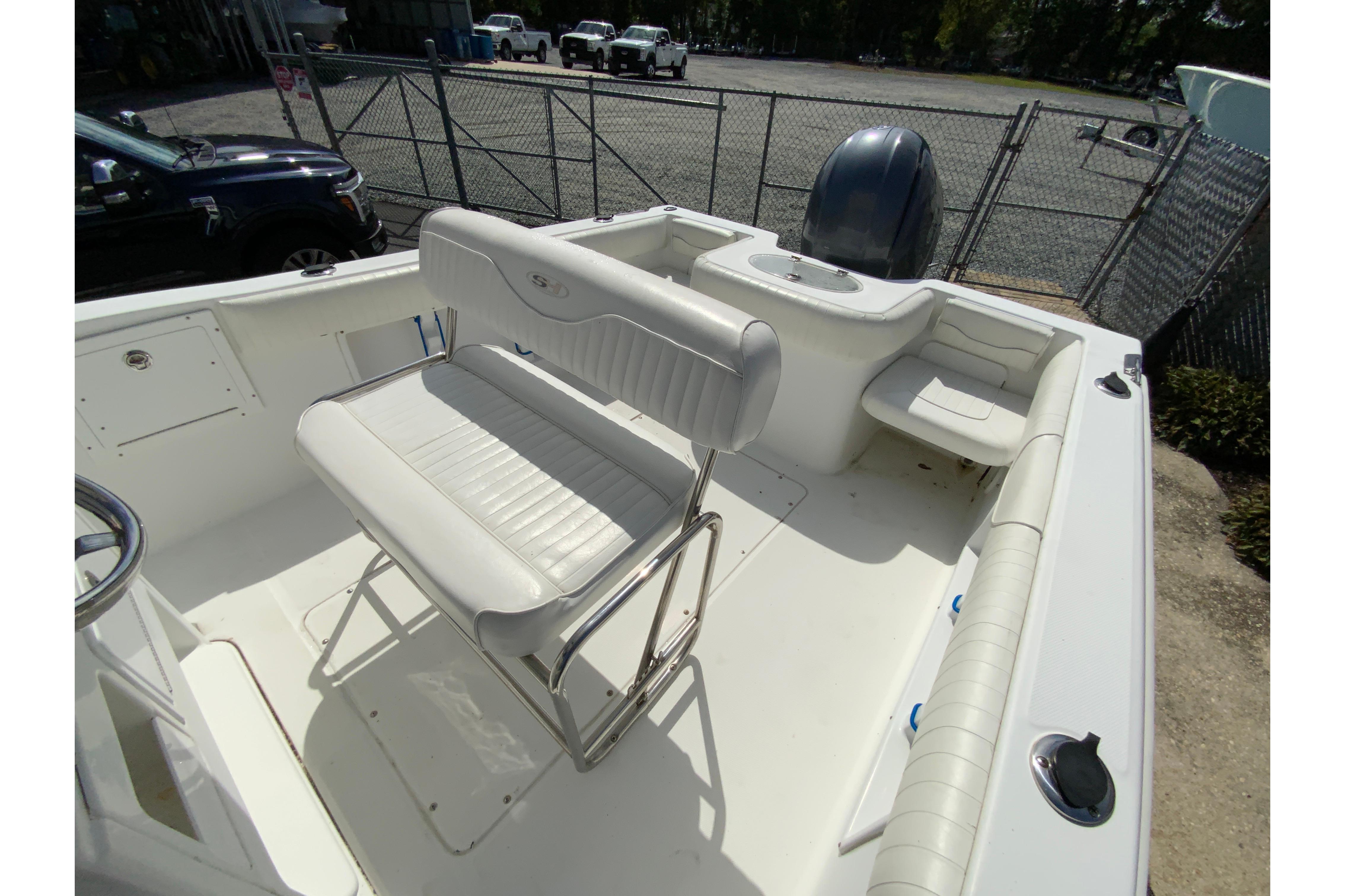 2008 Sea hunt Triton 220-16