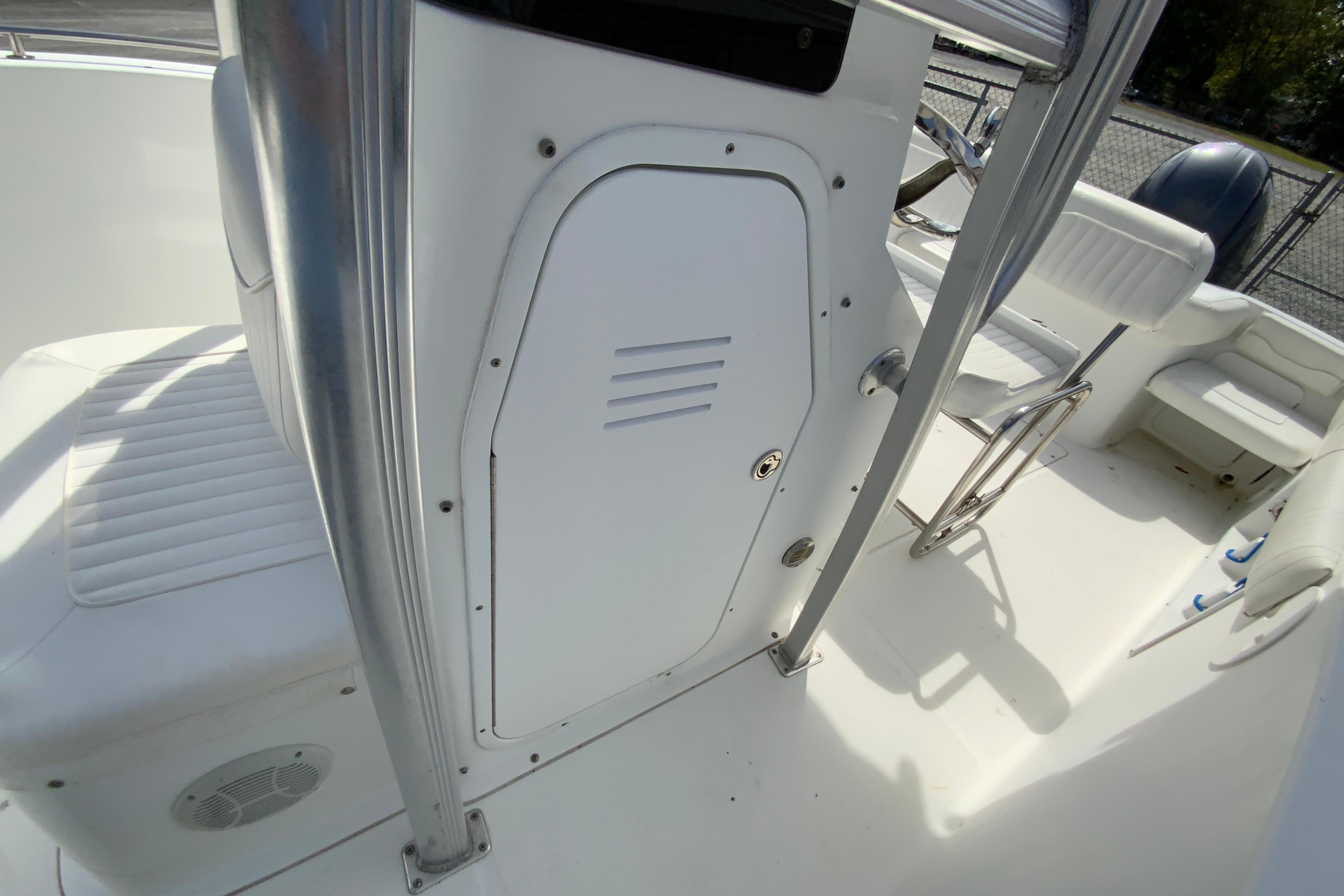 2008 Sea hunt Triton 220-27
