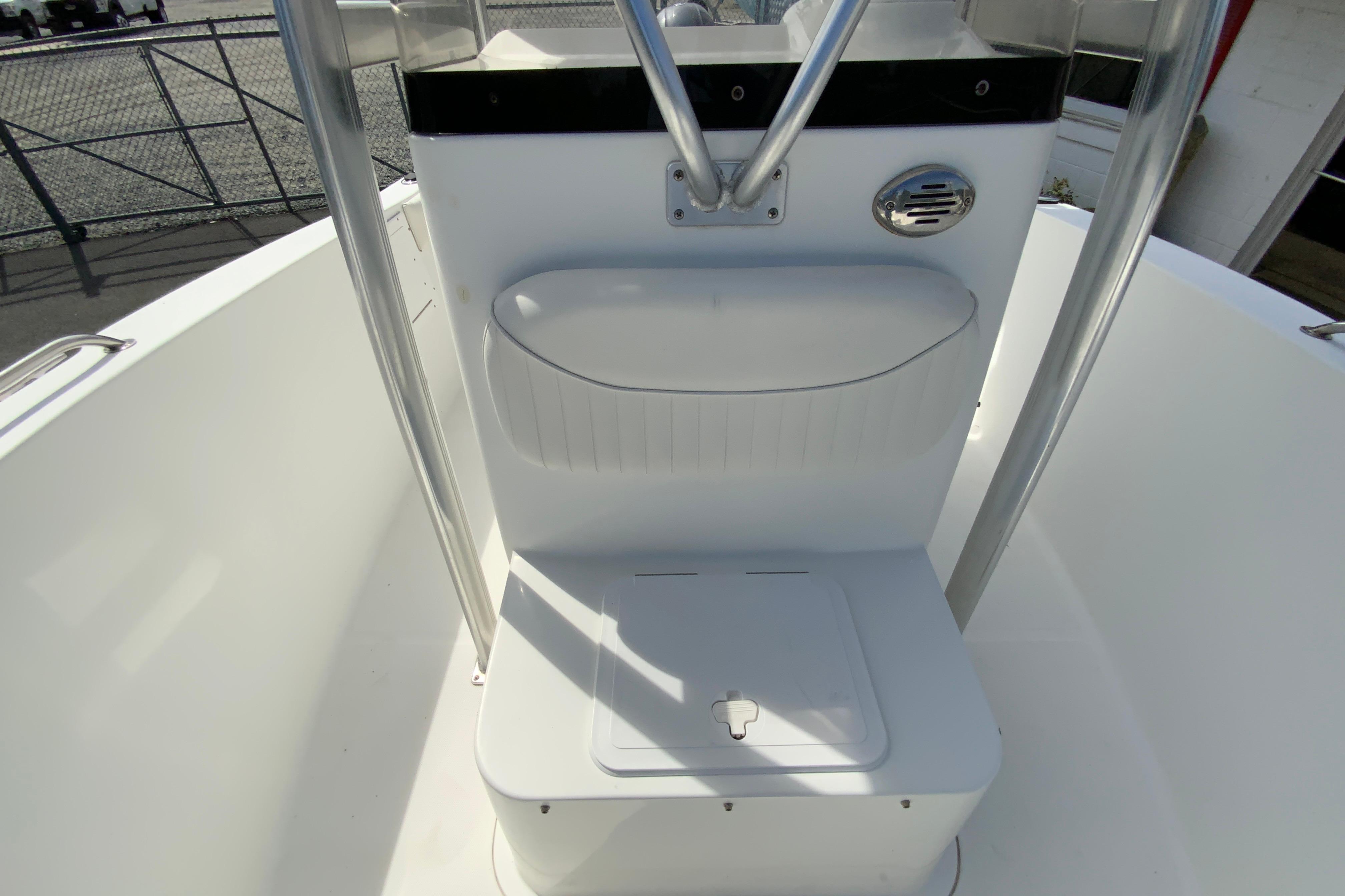 2008 Sea hunt Triton 220-29