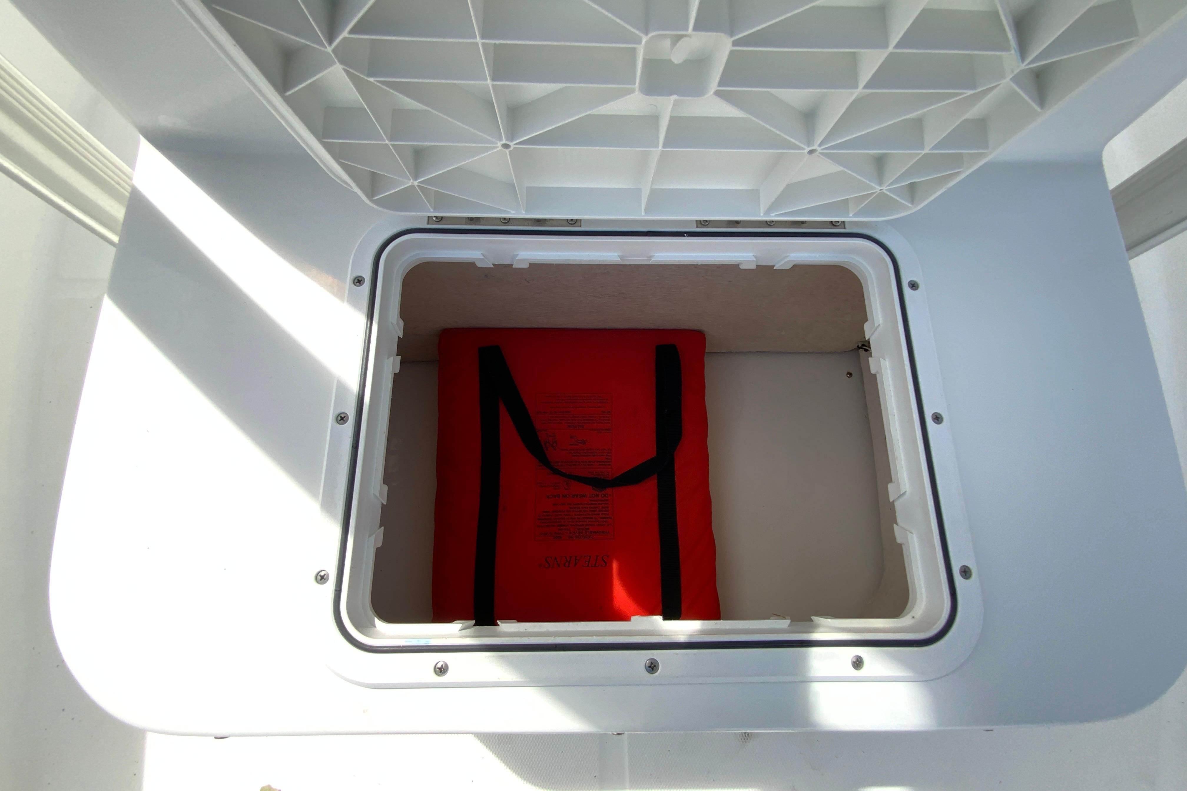 2008 Sea hunt Triton 220-30