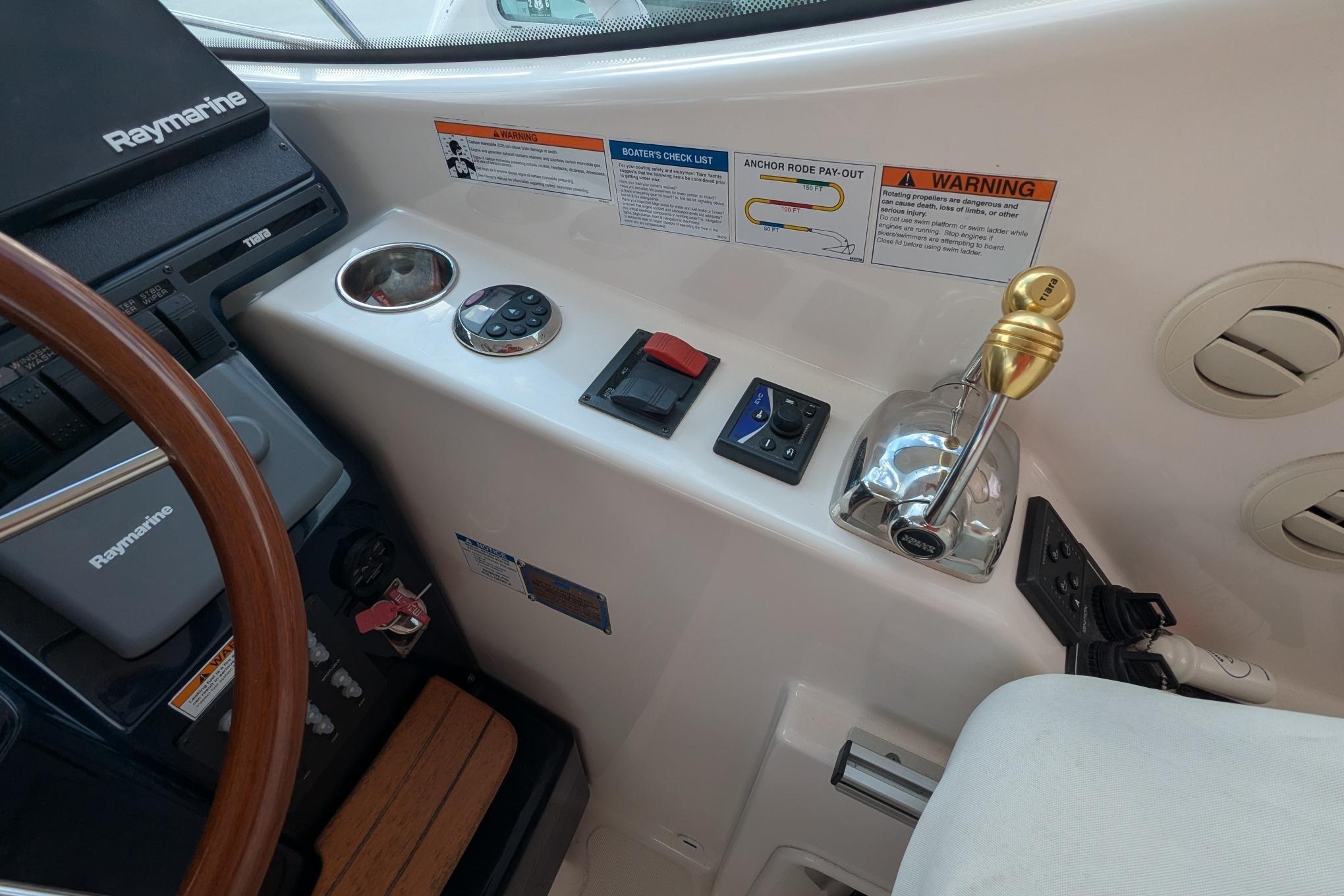 2008 Tiara Yachts 3500 Sovran-18