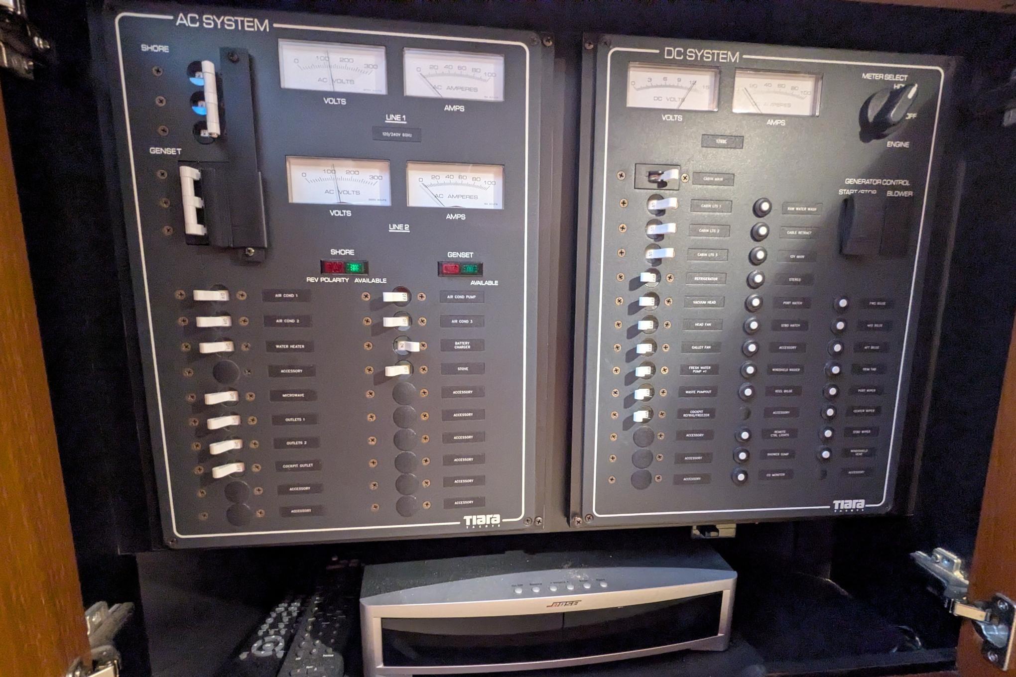 2008 Tiara Yachts 3500 Sovran-47