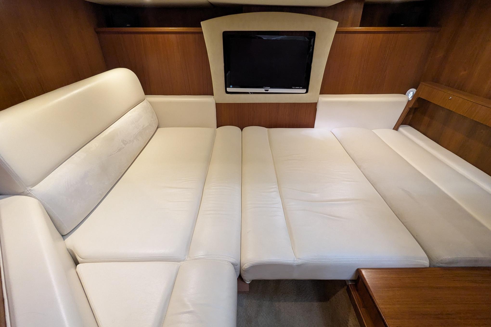 2008 Tiara Yachts 3500 Sovran-44