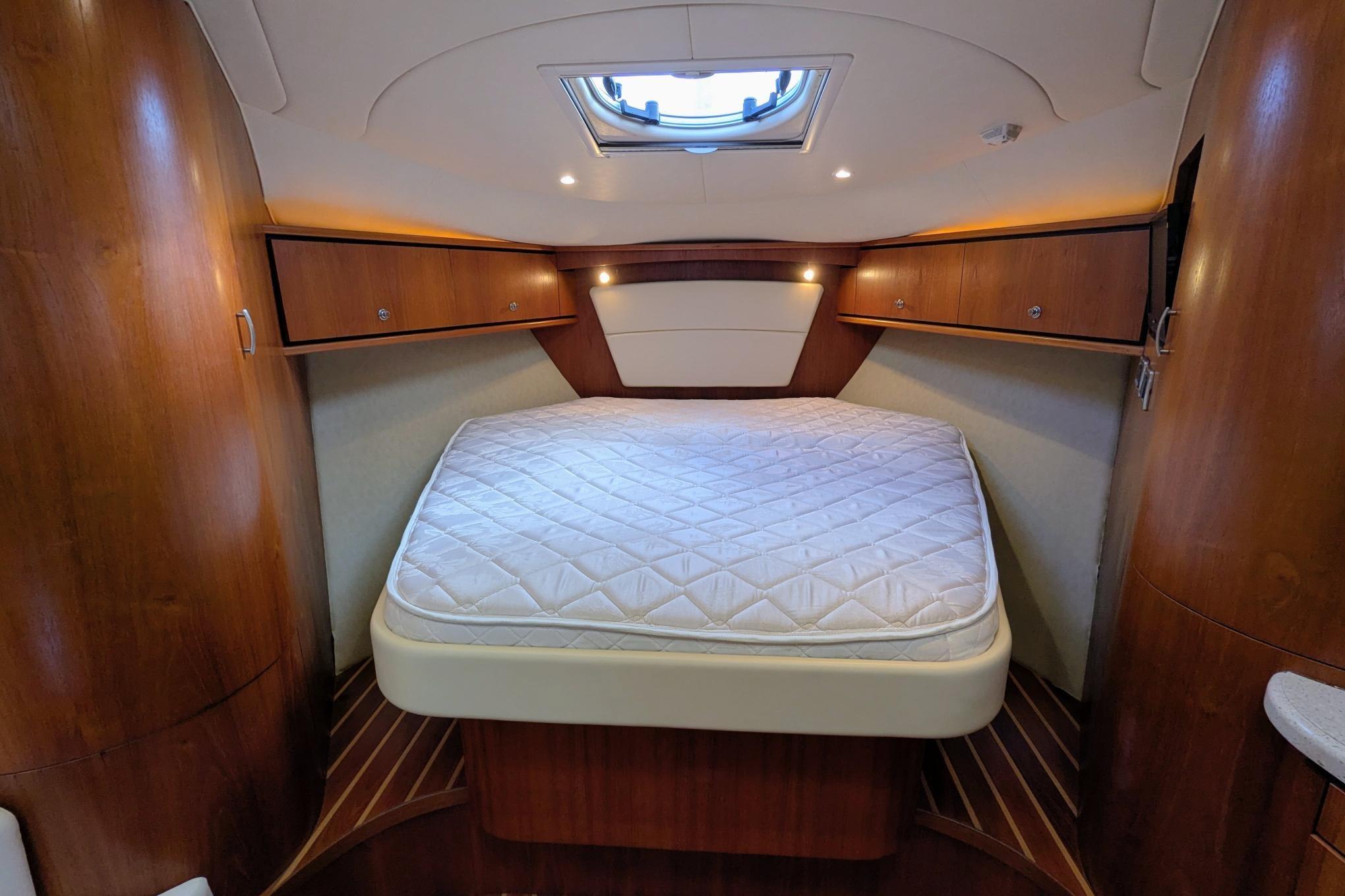 2008 Tiara Yachts 3500 Sovran-31