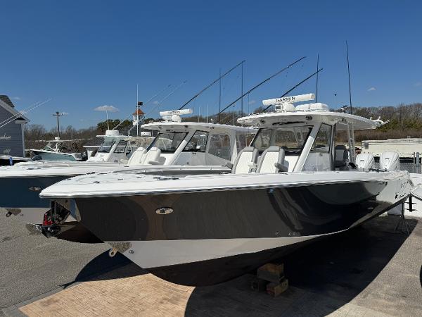 2022 Everglades 395cc