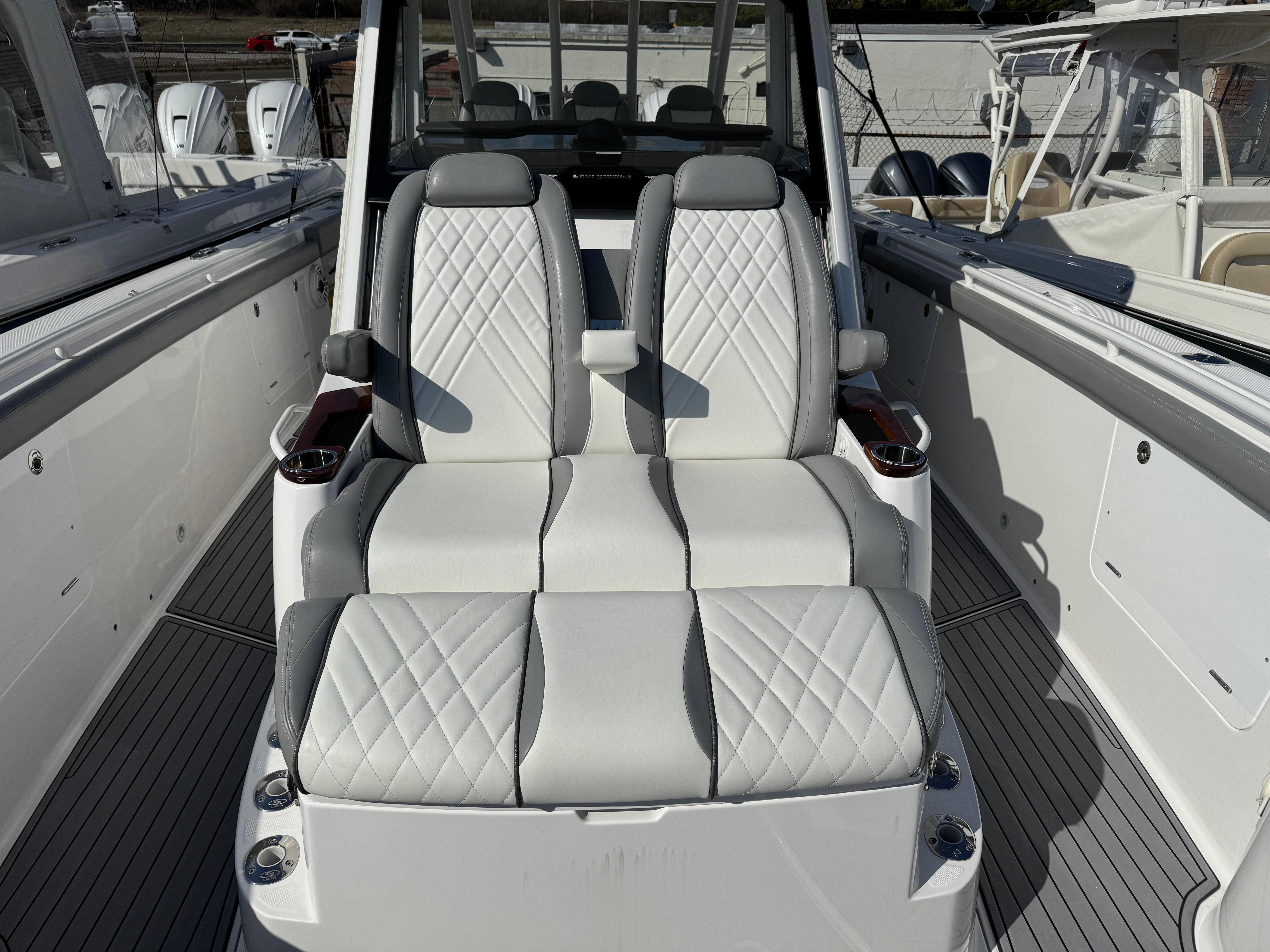 2022-everglades-395cc-power-9722641-20250325133854163-1_XLARGE