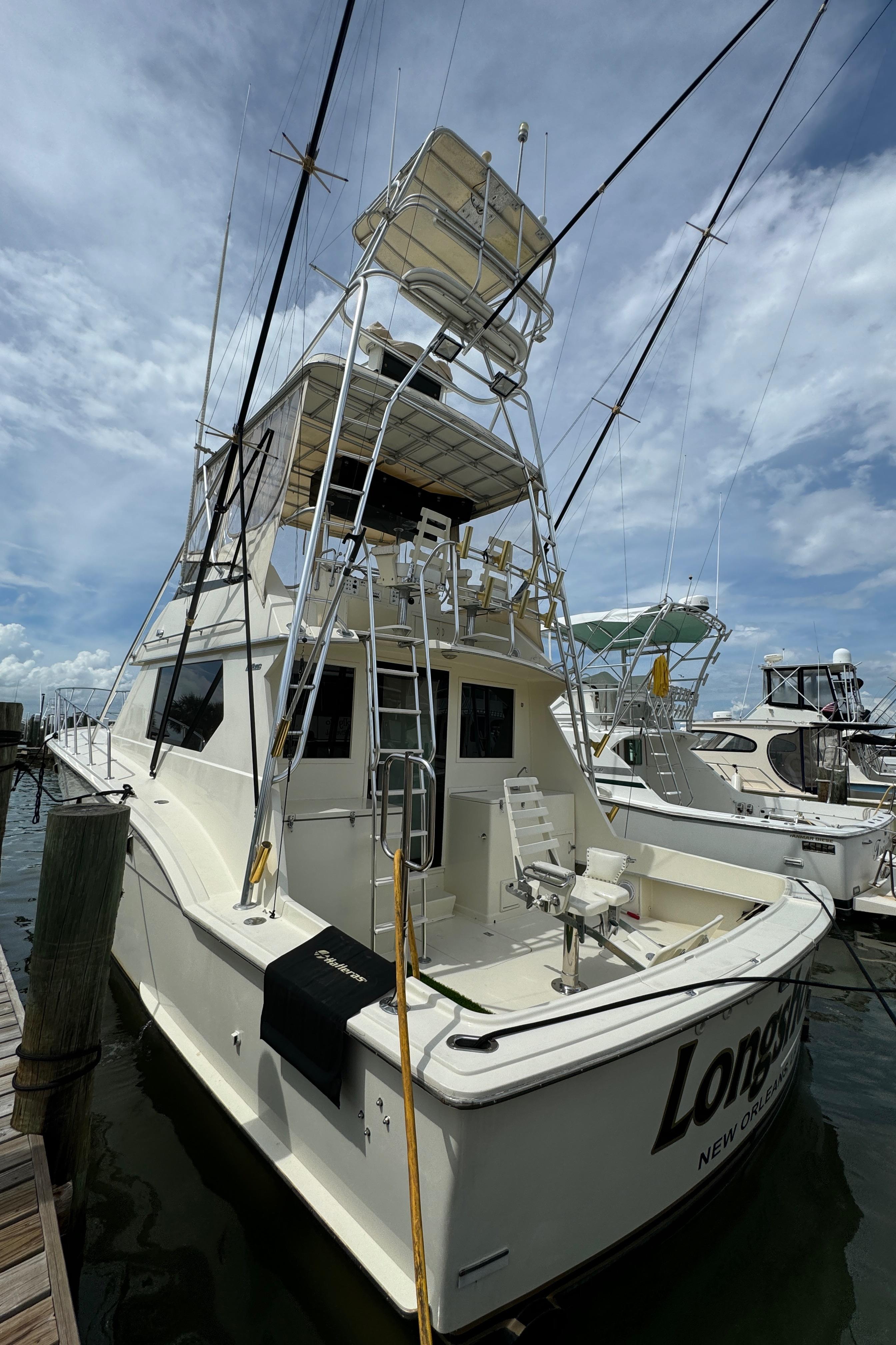 1981 Hatteras 43 Convertible