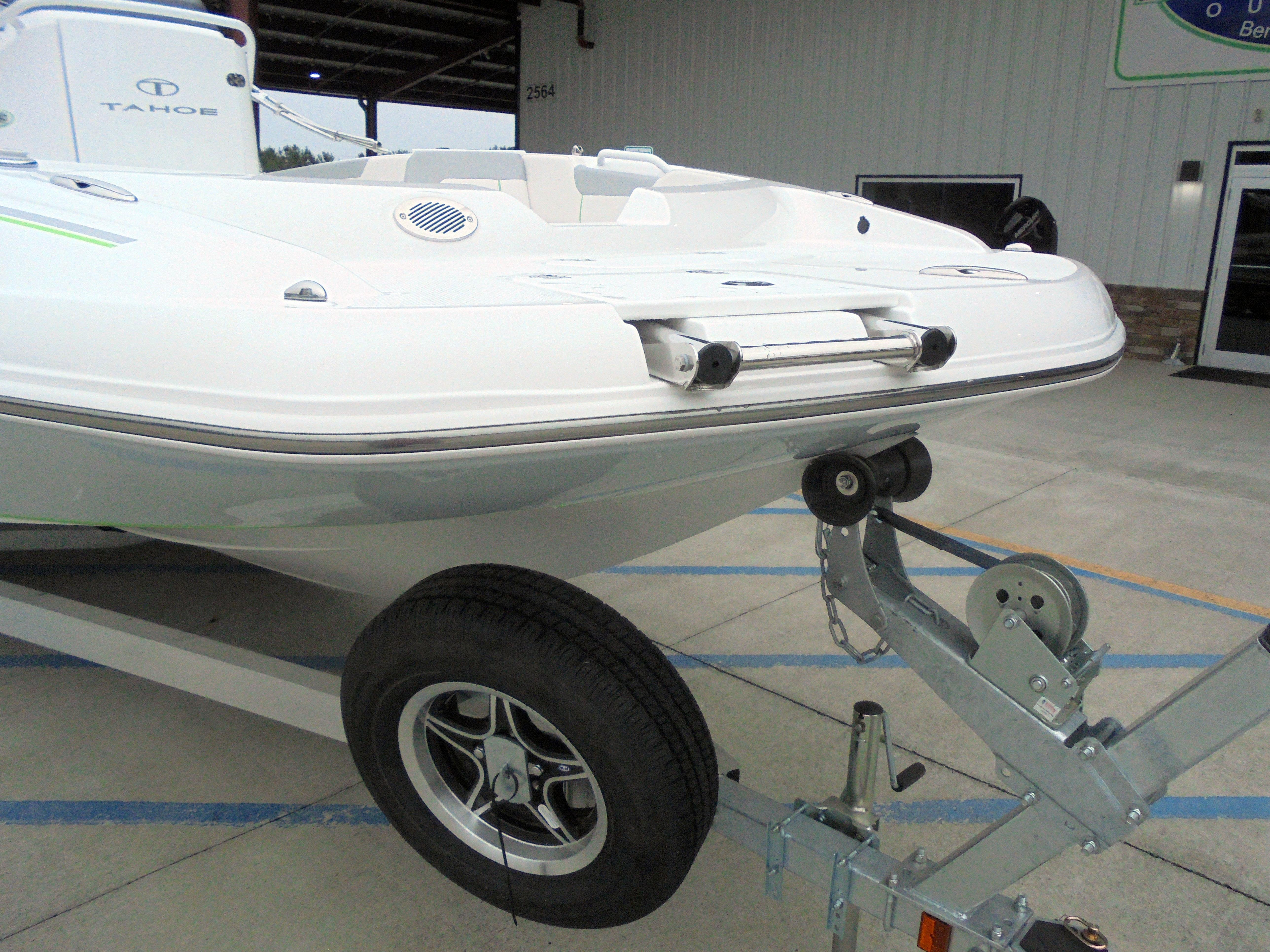 2024 Tahoe 2150 CC