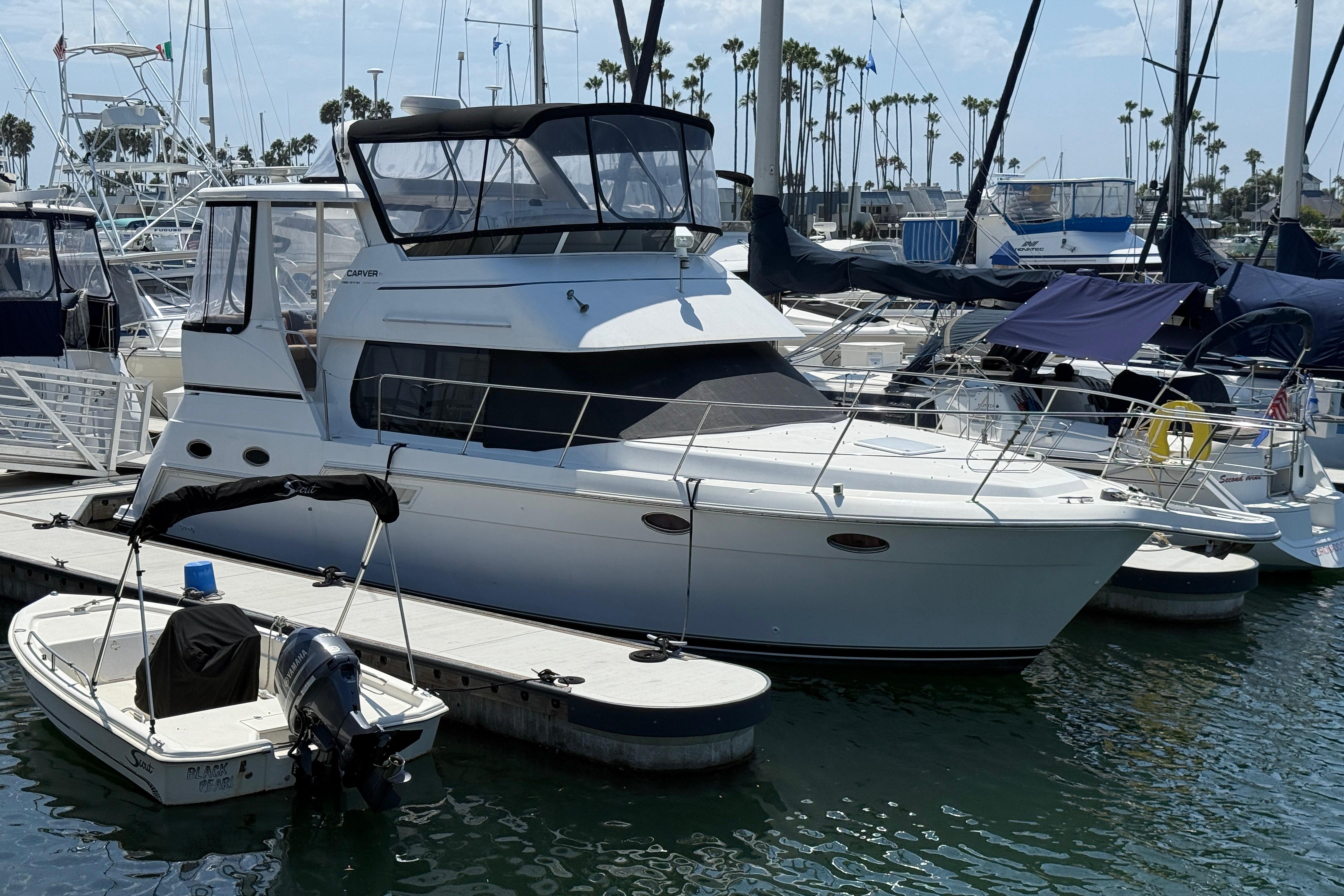 2000 Carver 356 Aft Cabin Motor Yacht for sale in San Diego, CA
