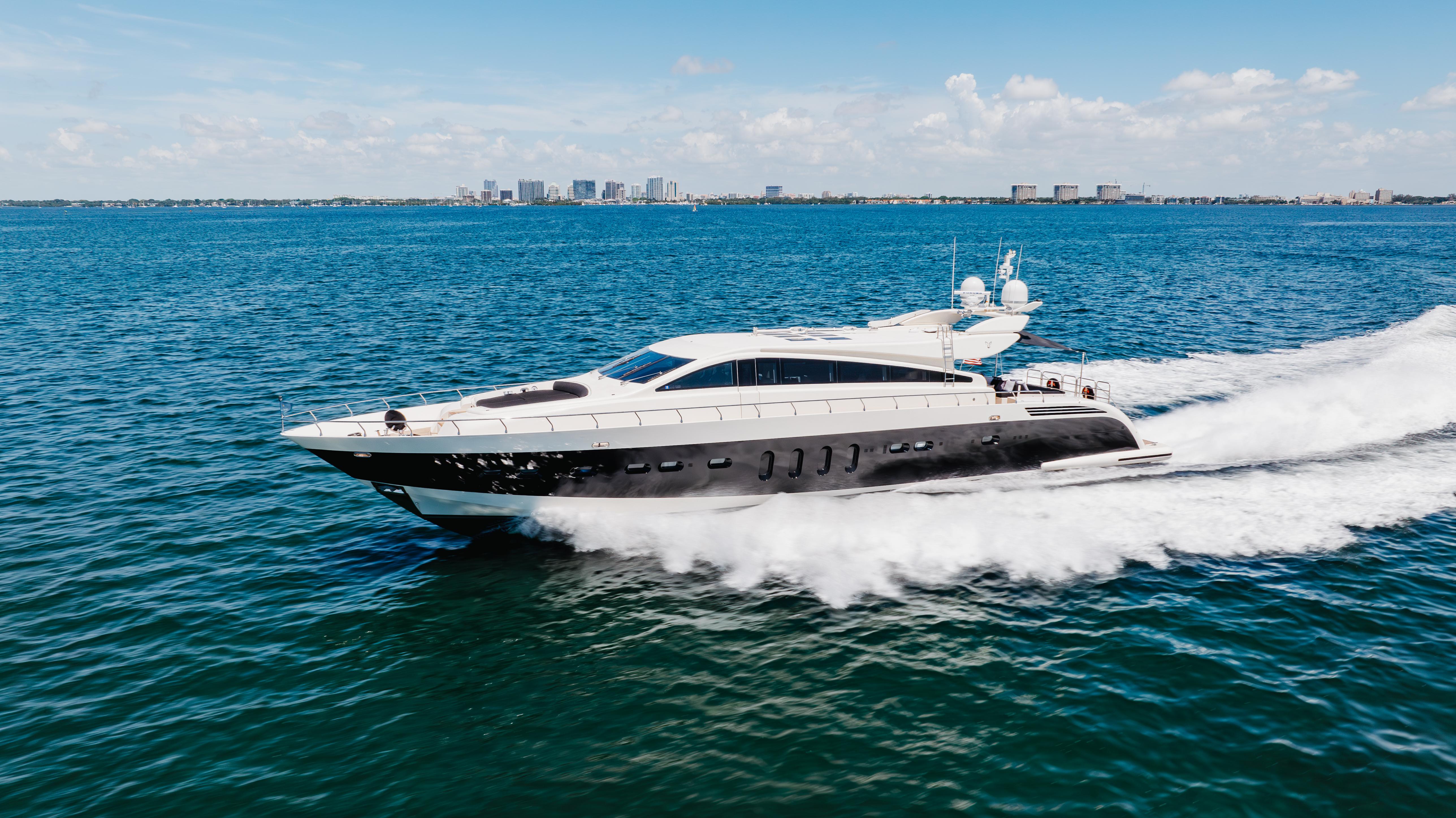 Leopard-Cantiere Navale Arno SpA 2007-VENTURE FL-US-Luxury Leopard yacht cruising on open sea, 2007 Cantiere Navale Arno SpA model.-9232651 | Thumbnail