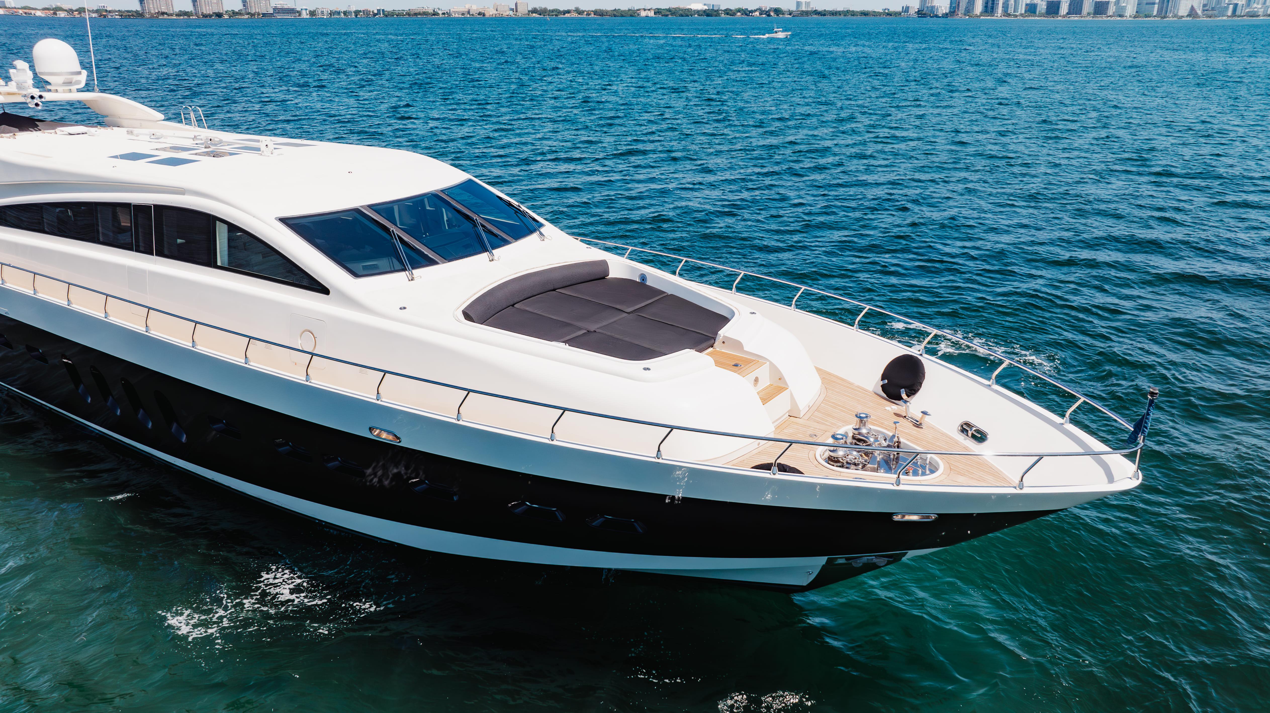 Leopard-Cantiere Navale Arno SpA 2007-VENTURE FL-US-Luxury 2007 Leopard Cantiere Navale Arno SpA yacht cruising on open water.-9232651 | Thumbnail