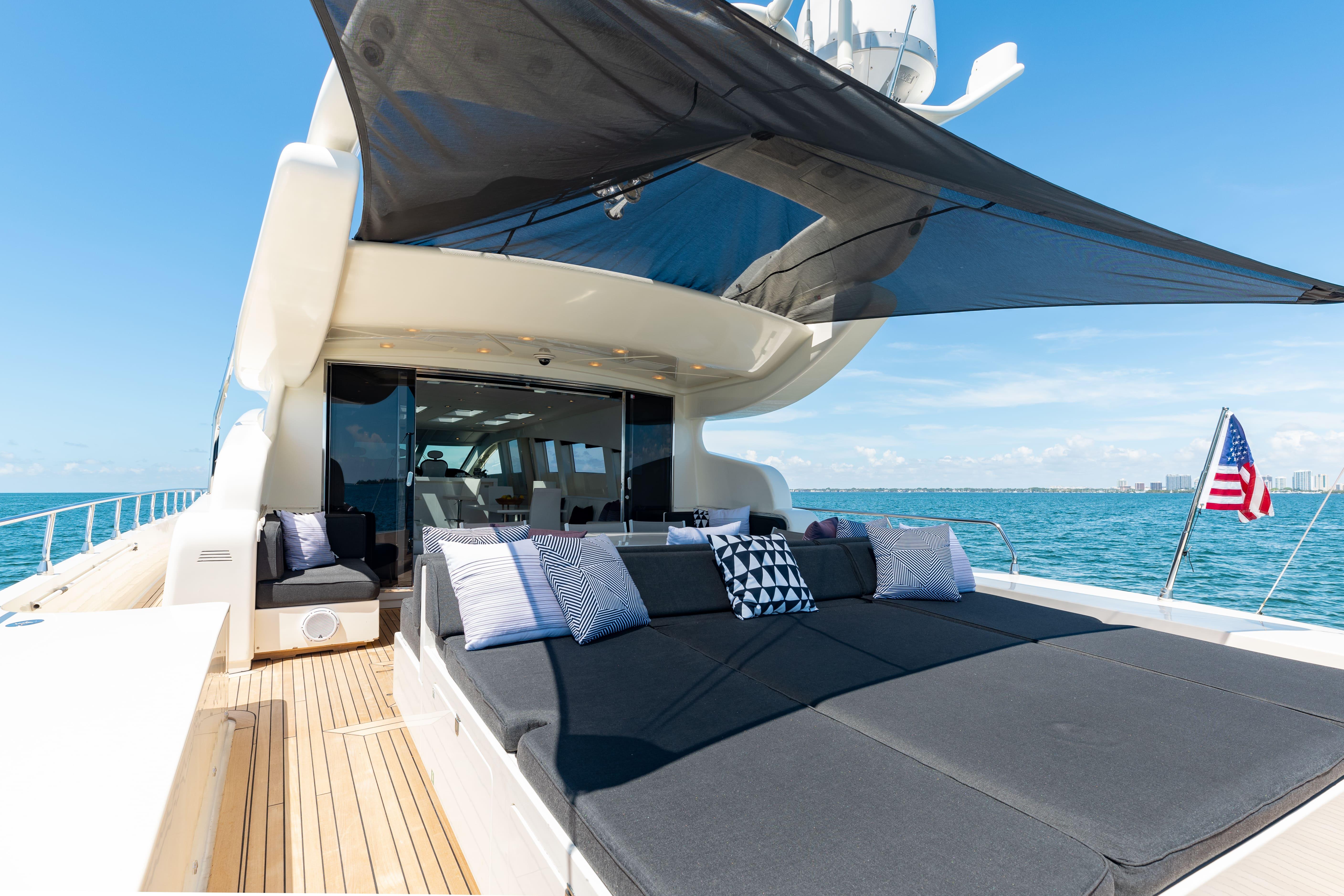 Leopard-Cantiere Navale Arno SpA 2007-VENTURE FL-US-Luxurious 2007 Leopard yacht deck with sunbeds, cushions, and ocean view.-9232651 | Thumbnail