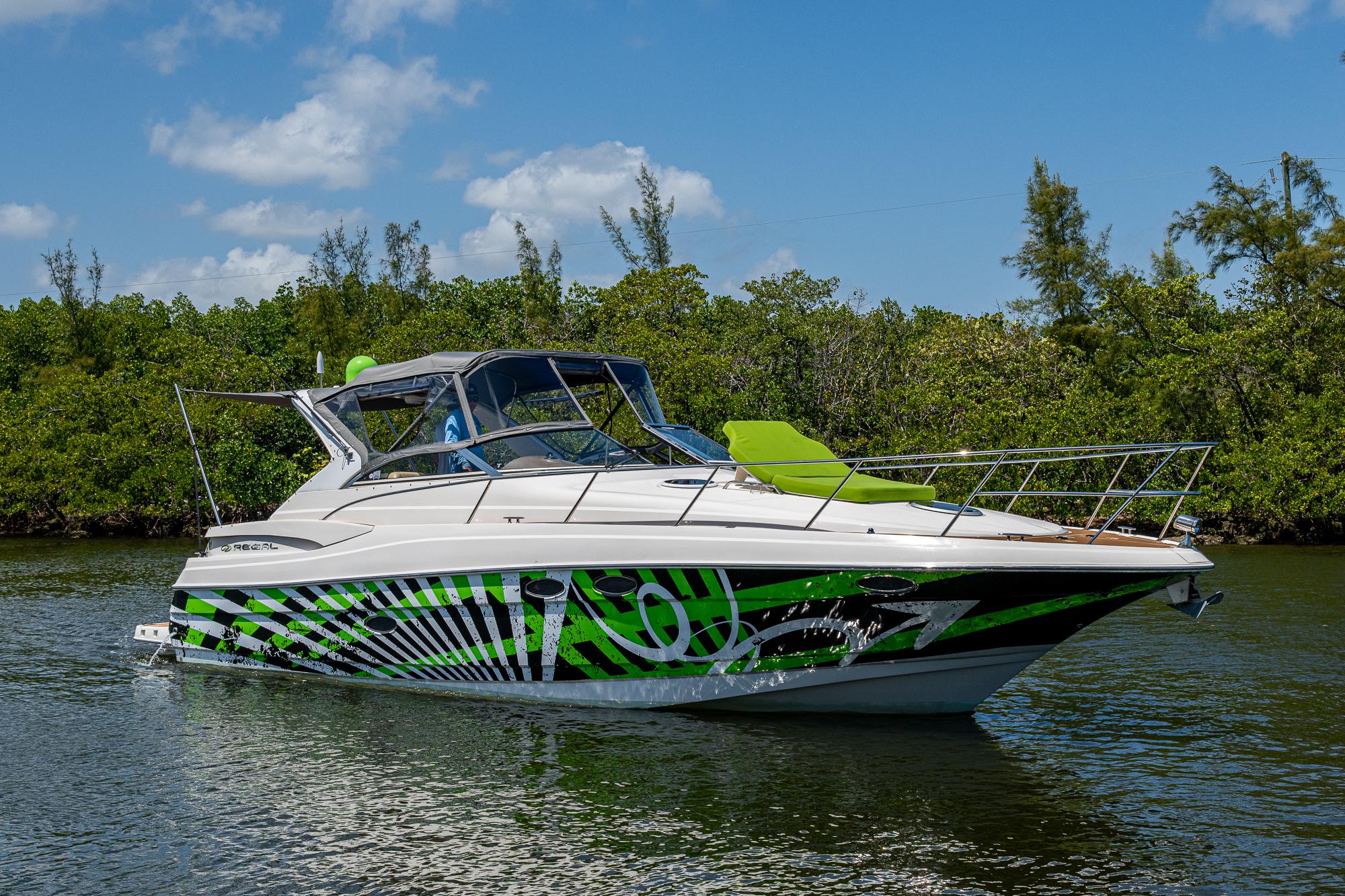 35' Regal 2006