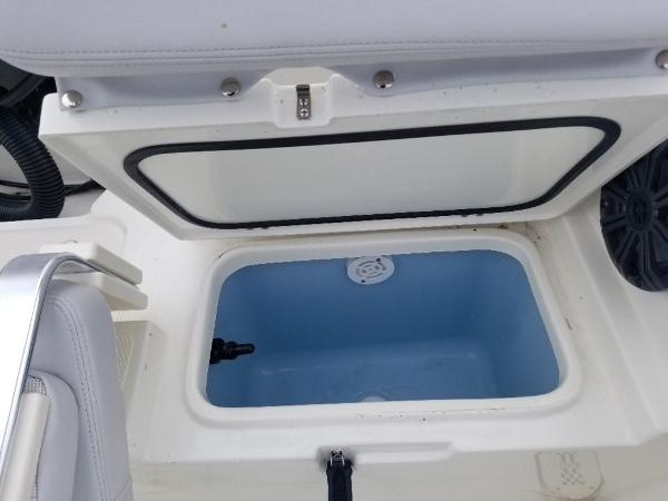 2021 Mako boat for sale, model of the boat is 214 CC & Image # 13 of 22