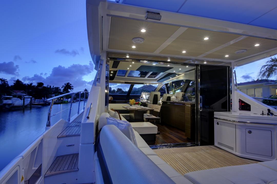 Aft Deck/ Salon 3