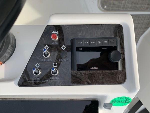 2021 Sea Ray boat for sale, model of the boat is 190 SPX OB & Image # 8 of 19