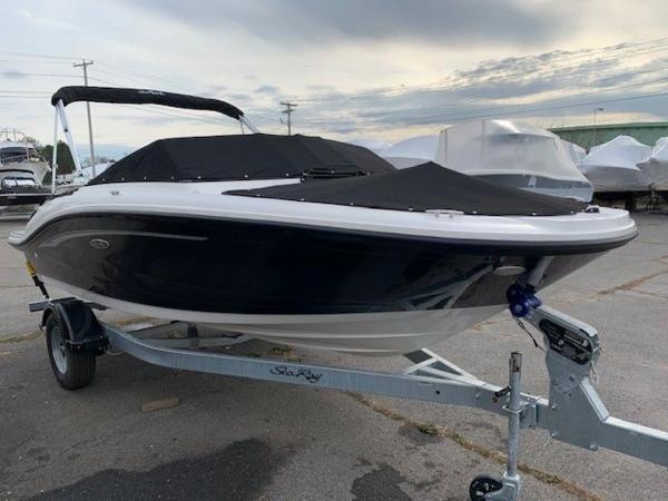 2021 Sea Ray boat for sale, model of the boat is 190 SPX OB & Image # 14 of 19