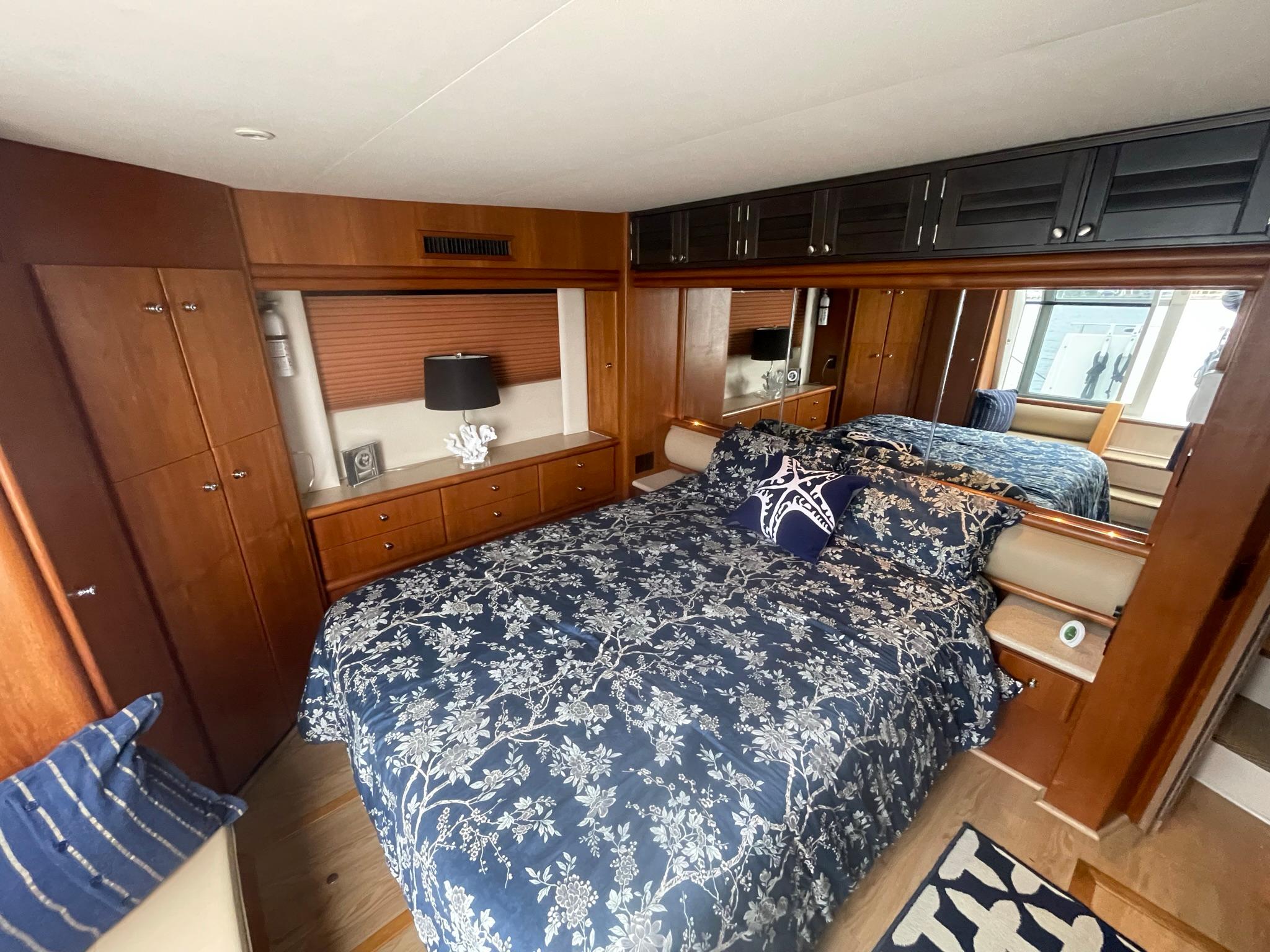 M 7359 RD Knot 10 Yacht Sales