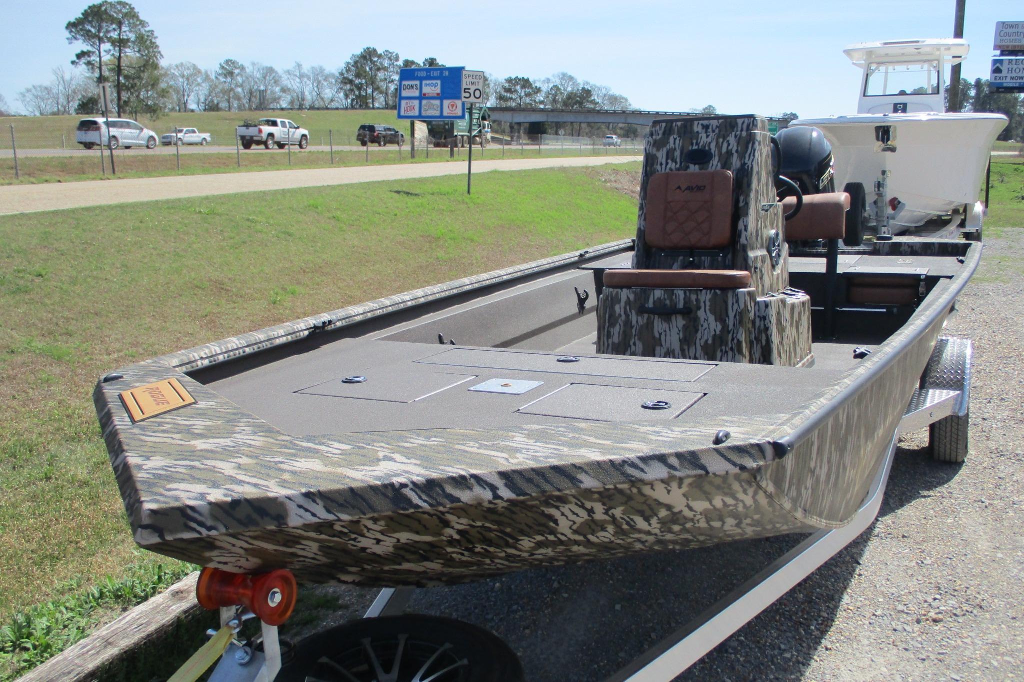 2026 Avid 20 Rogue CC-4