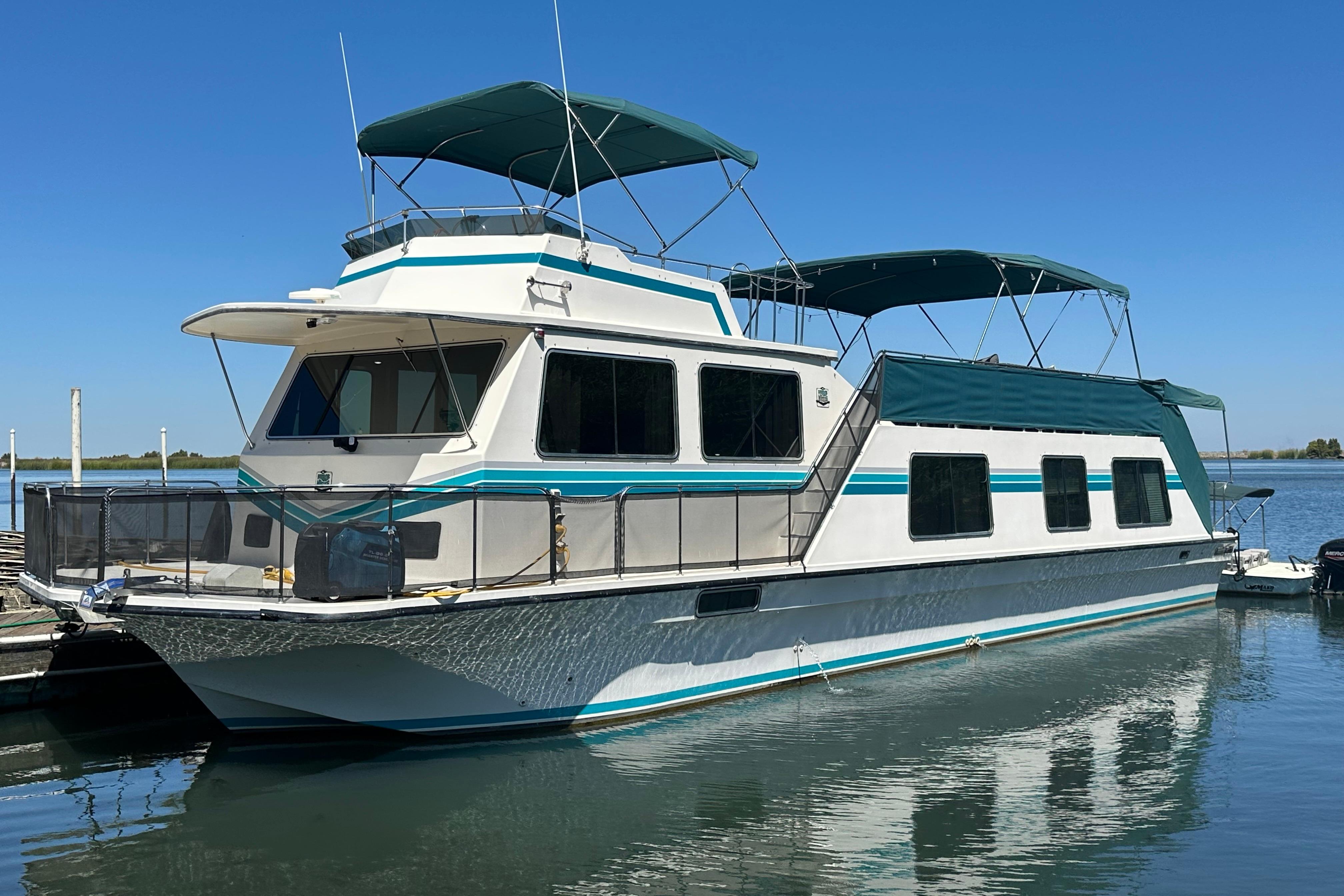 1990 52' Harbor Master 52 Houseboat - Delta Marine Sales