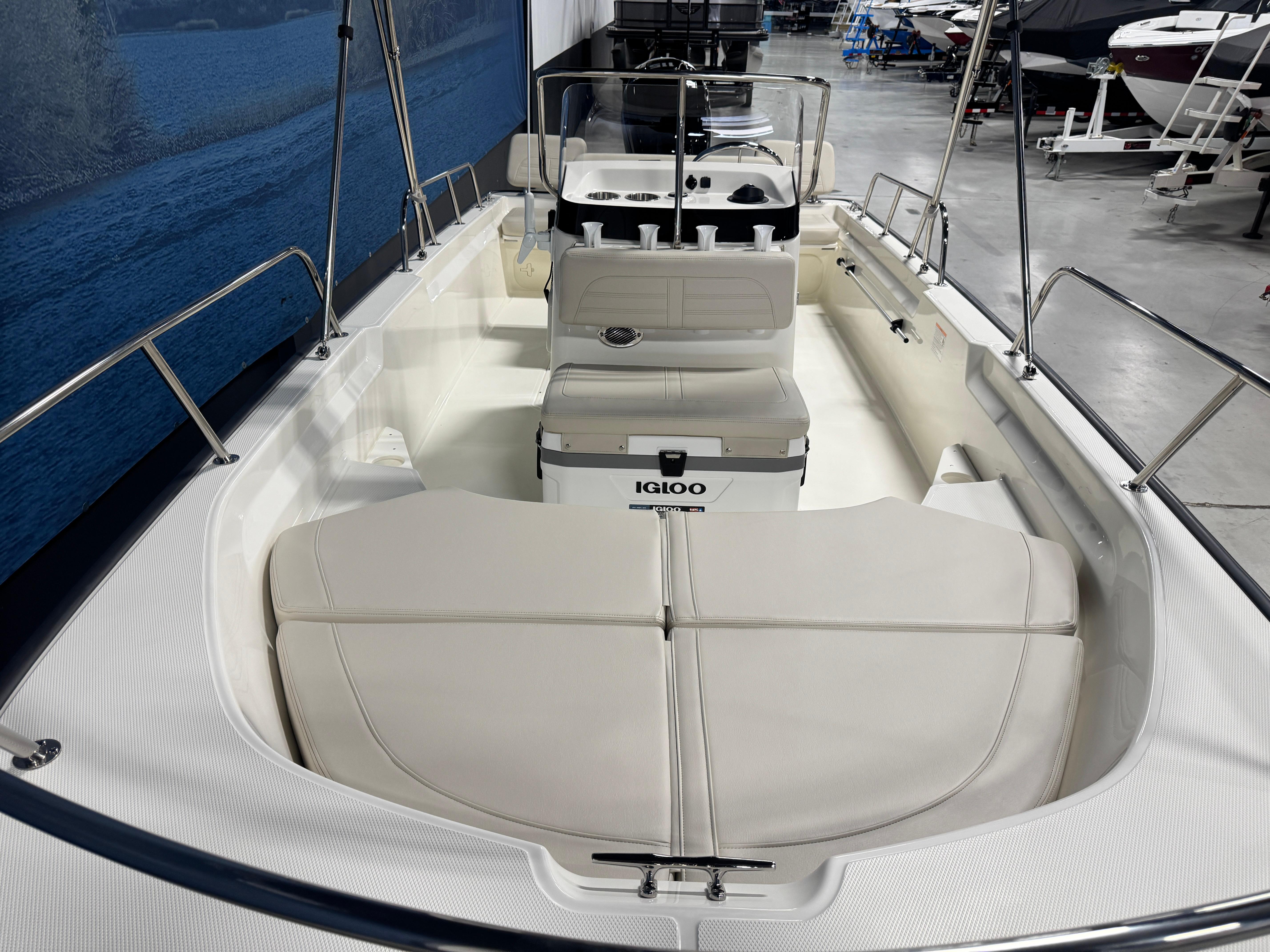 2025 Boston Whaler 170 Montauk #BW0416A inventory image at Sun Country Marine Group, Irvine 2025 Boston Whaler 170 Montauk #BW0416A inventory image at Sun Country Marine Group, Irvine