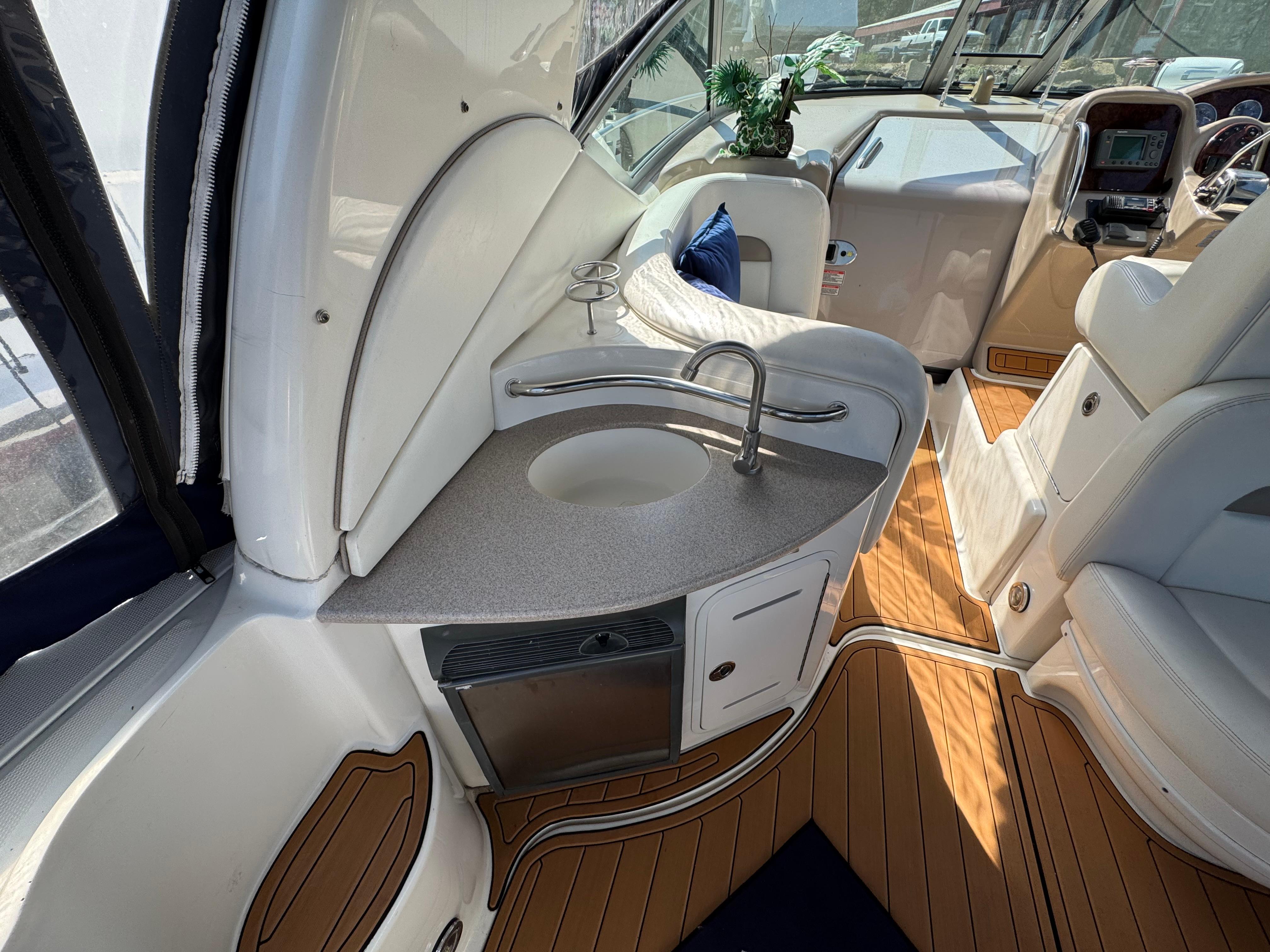 2005-sea-ray-320-sundancer-power-9782607-20250505115418916-1_XLARGE