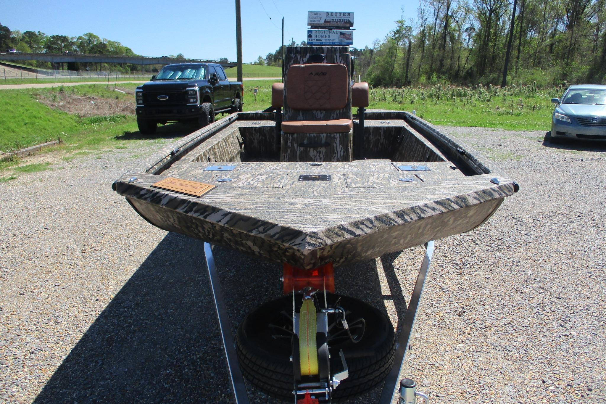 2026 Avid 18 Rogue CC-4