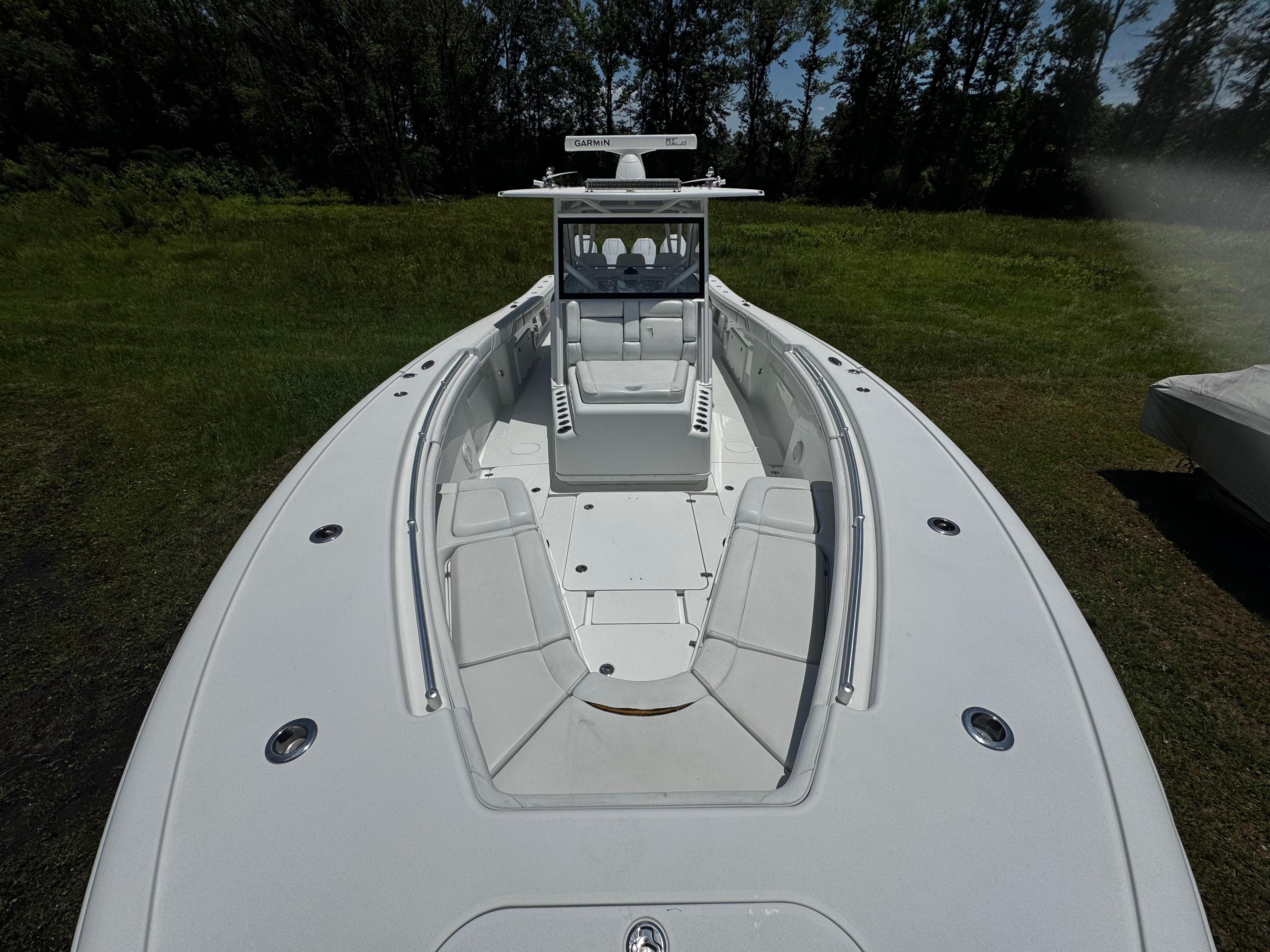 2017-yellowfin-42-offshore-power-9832678-20250609130950938-1_XLARGE