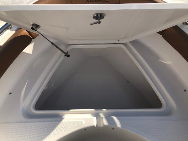 2021 Pioneer boat for sale, model of the boat is 202 Islander & Image # 16 of 28