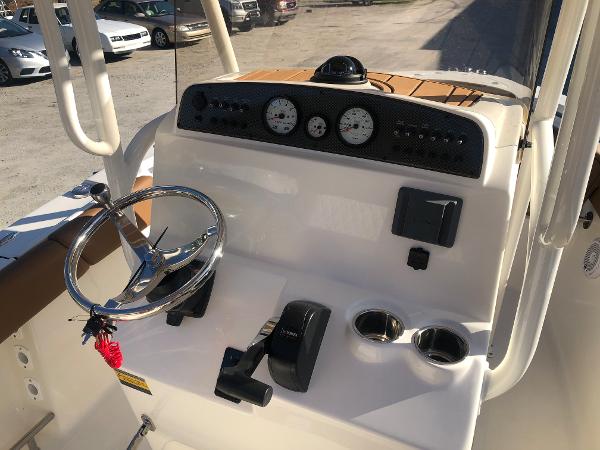 2021 Pioneer boat for sale, model of the boat is 202 Islander & Image # 20 of 28