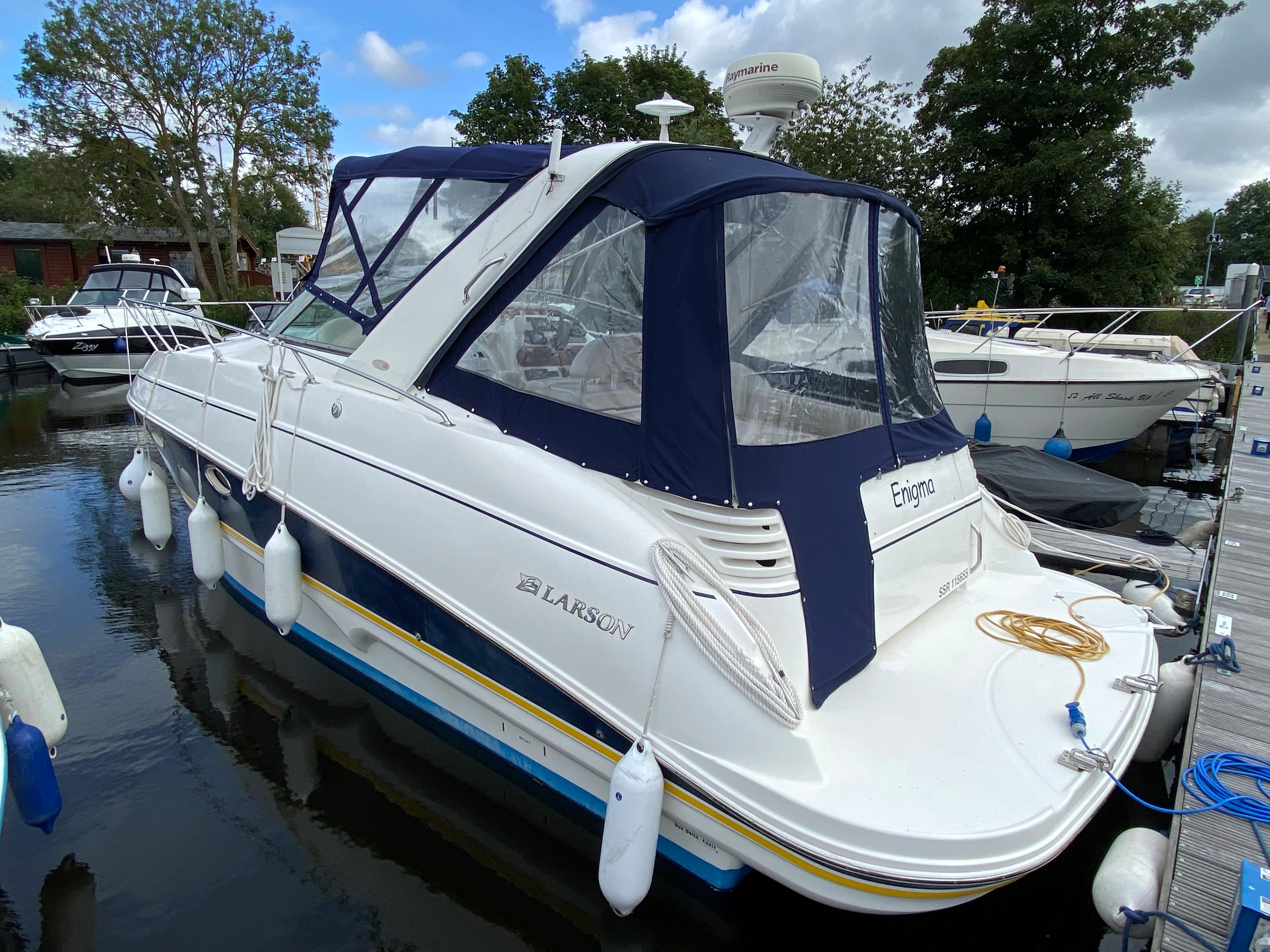 2005 Larson 310 CABRIO