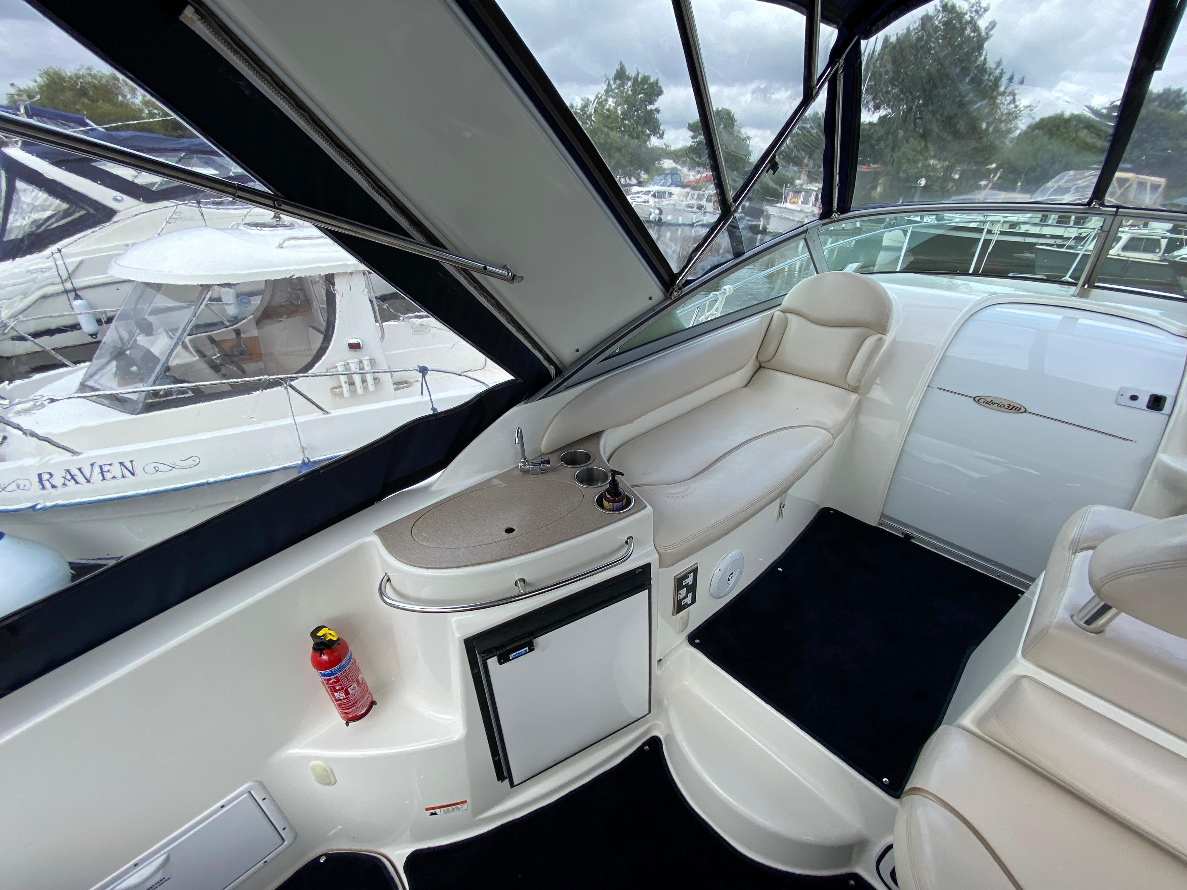 2005 Larson 310 CABRIO
