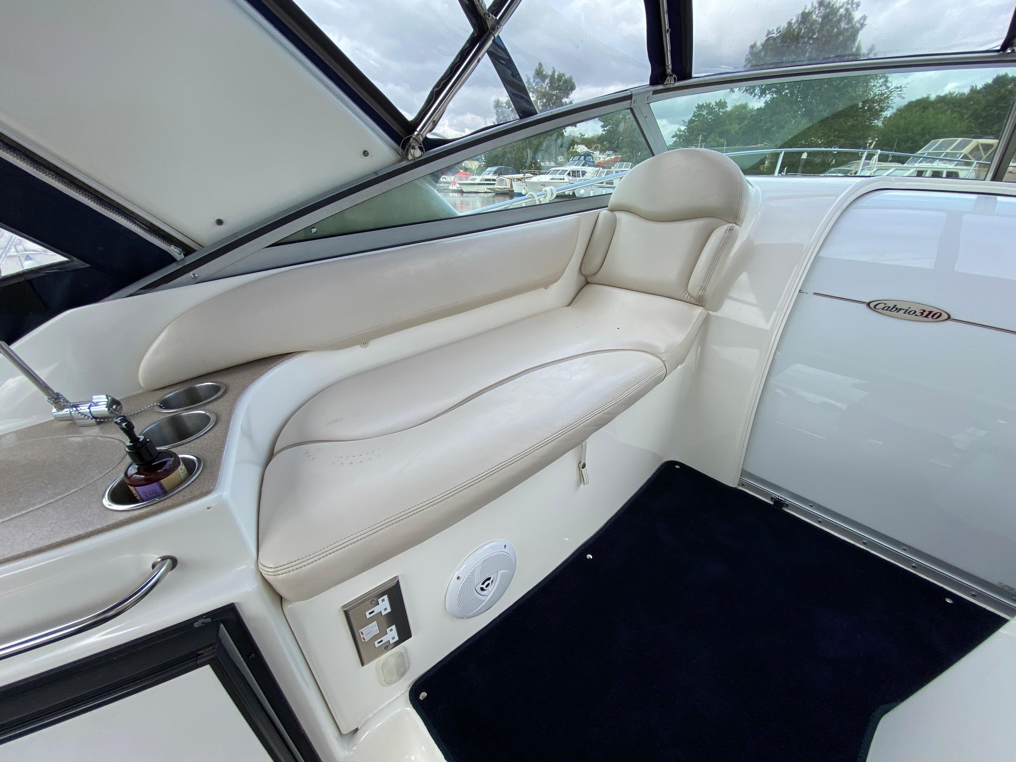 2005 Larson 310 CABRIO