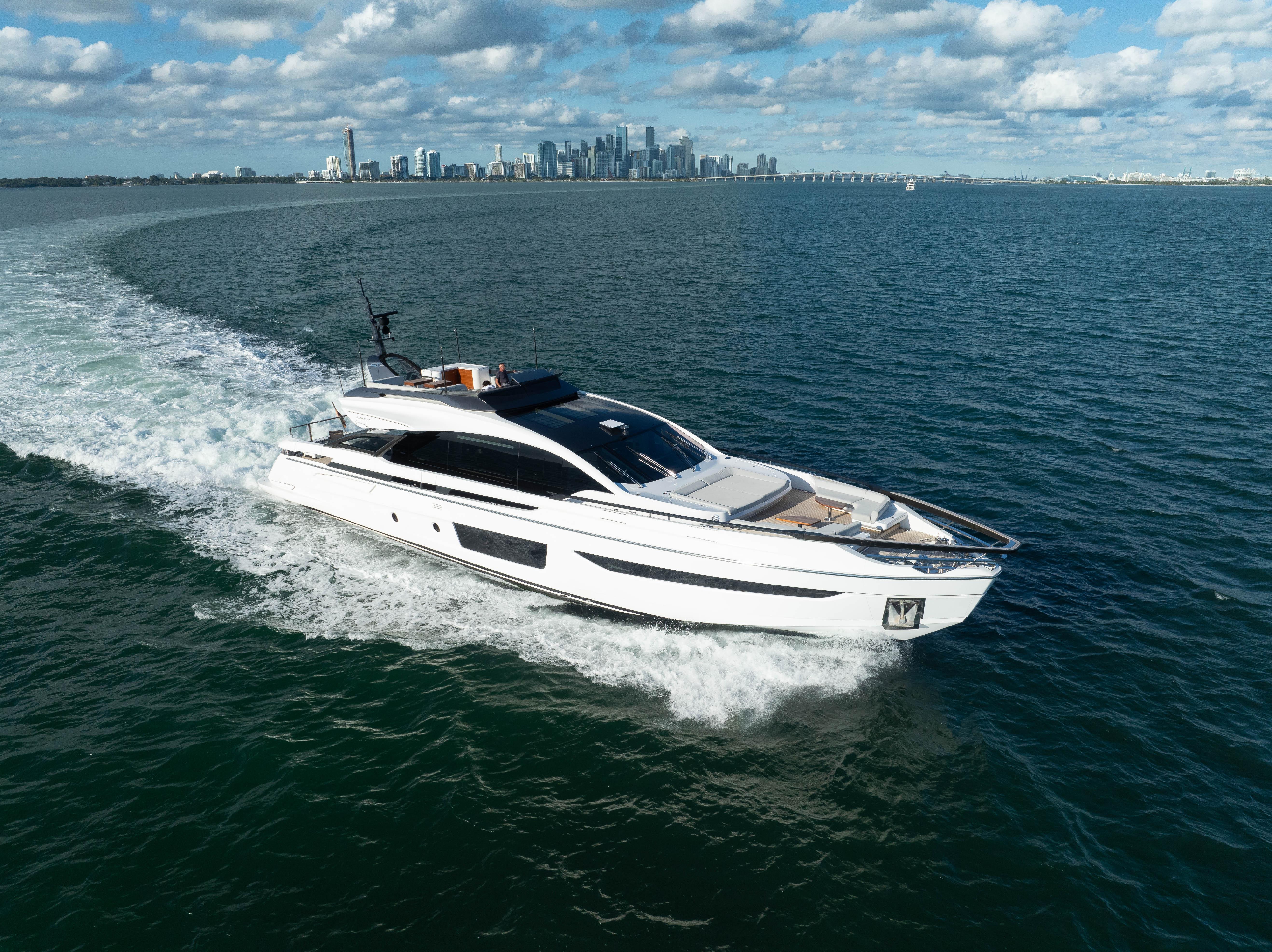 2021 AZIMUT S10