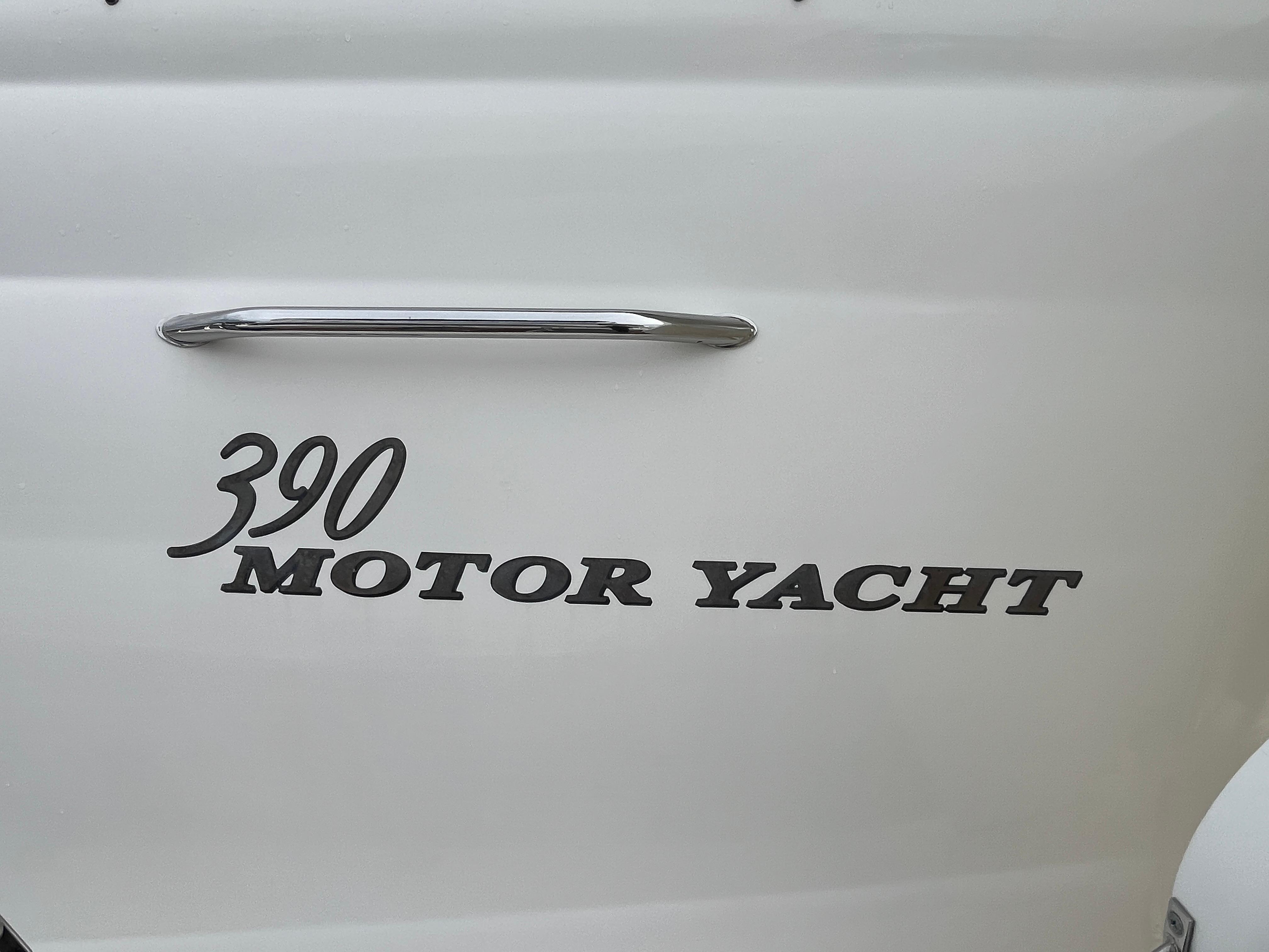 2004-sea-ray-390-motor-yacht-power-9752711-20250409143941297-1_XLARGE