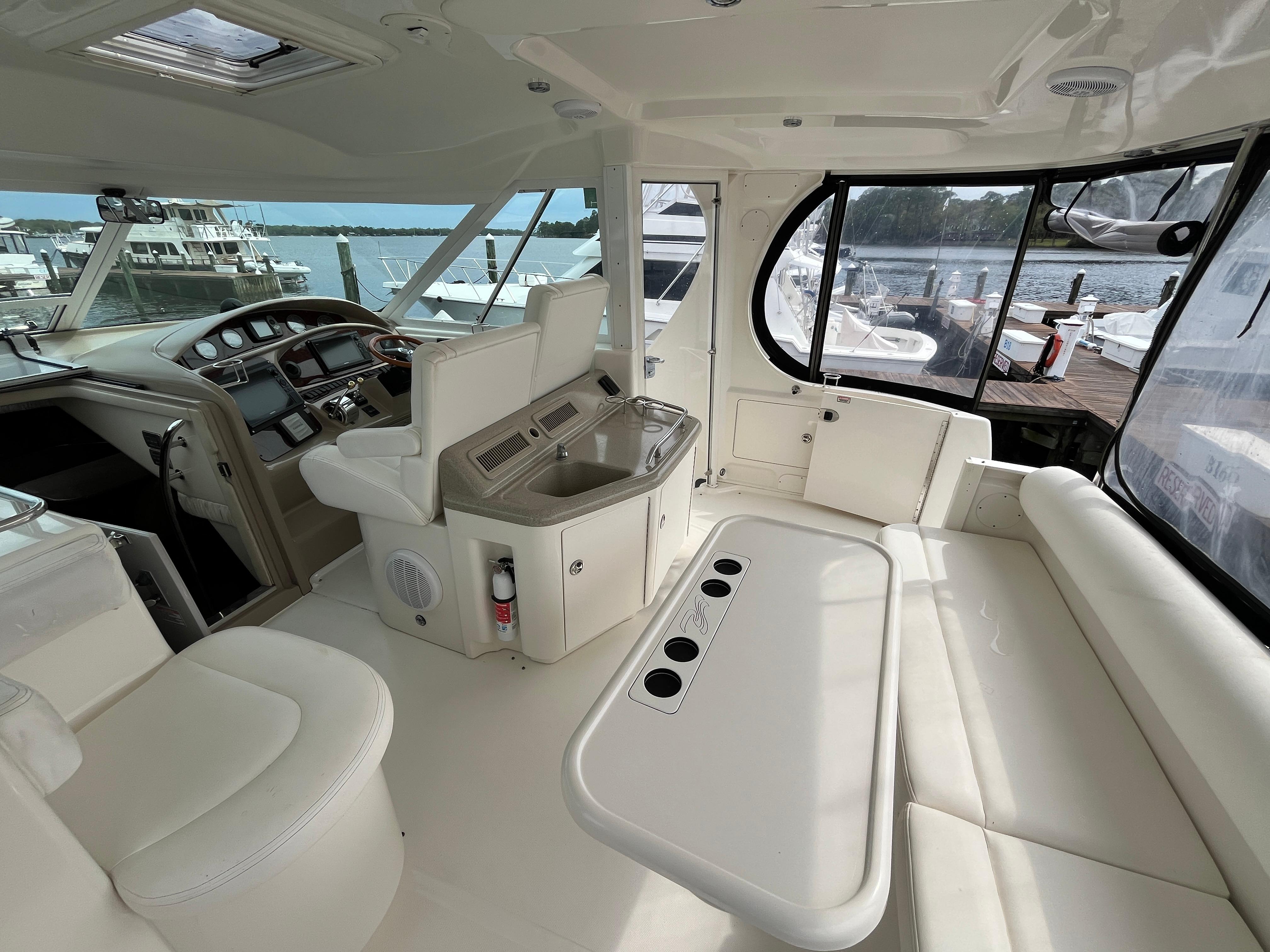 2004-sea-ray-390-motor-yacht-power-9752711-20250409143952416-1_XLARGE